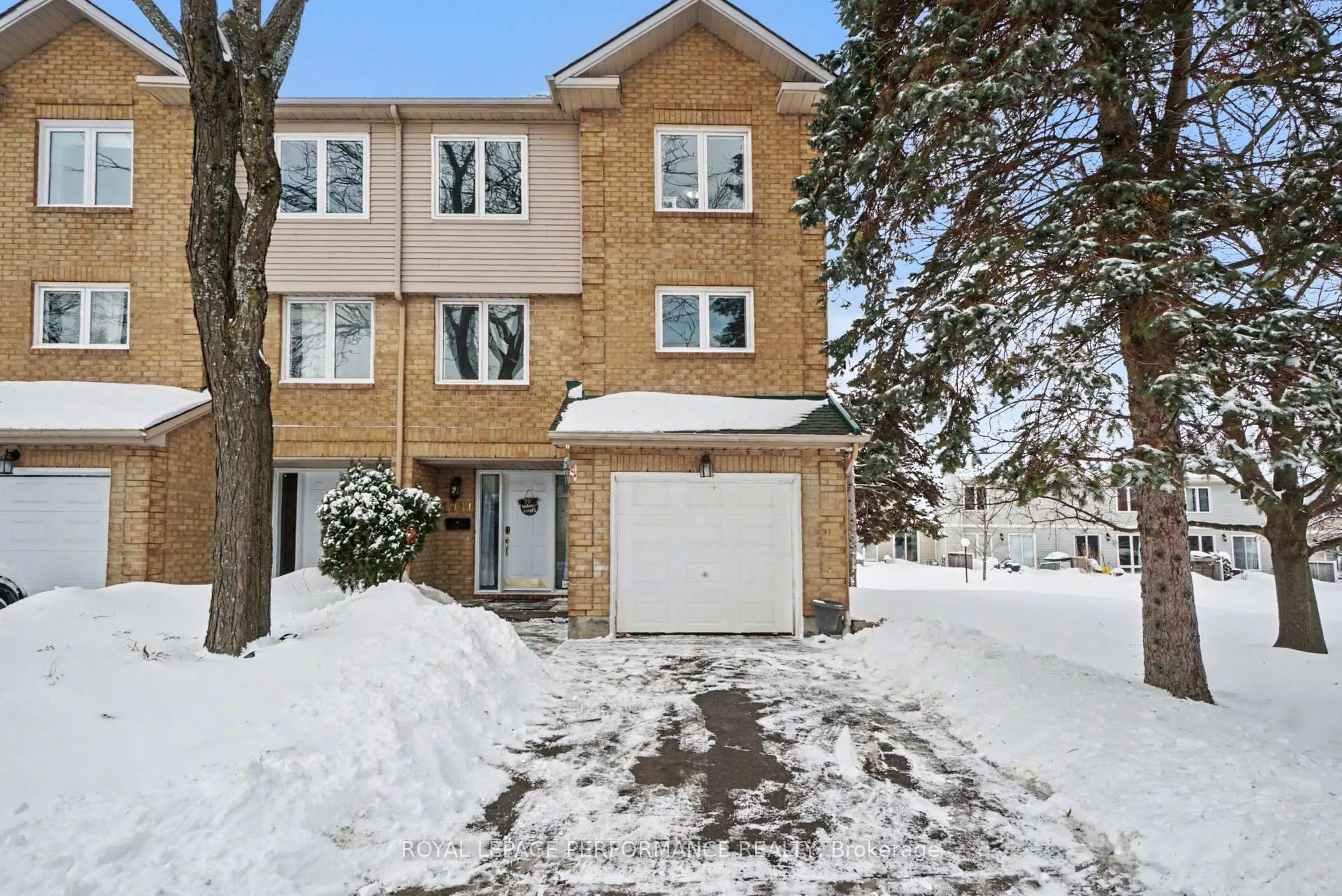 Unknown for 1931 Ashmont St, Ottawa Ontario K1C 7B9