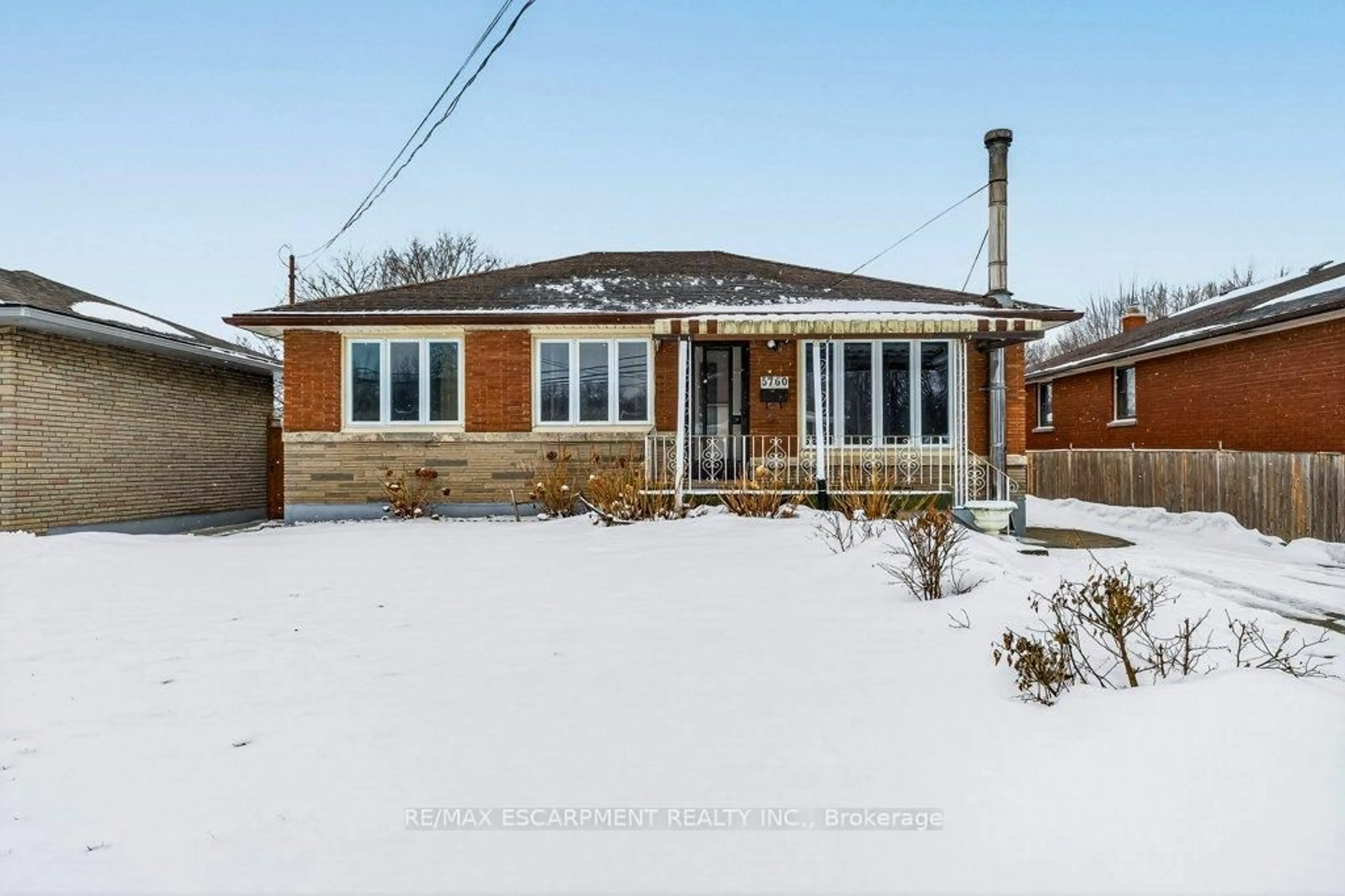 Home with brick exterior material, street for 5760 Church's Lane, Niagara Falls Ontario L2J 1Y7