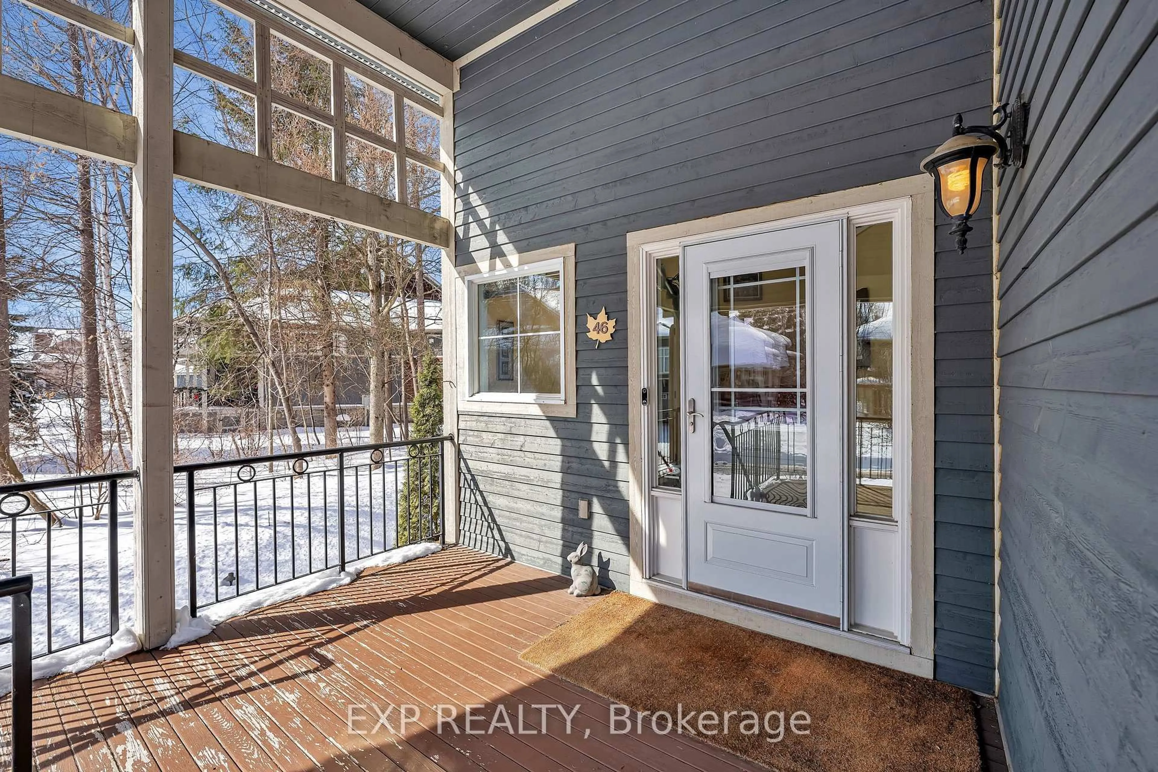 Indoor entryway for 46 Marsh Sparrow Private, Kanata Ontario K2K 3P2