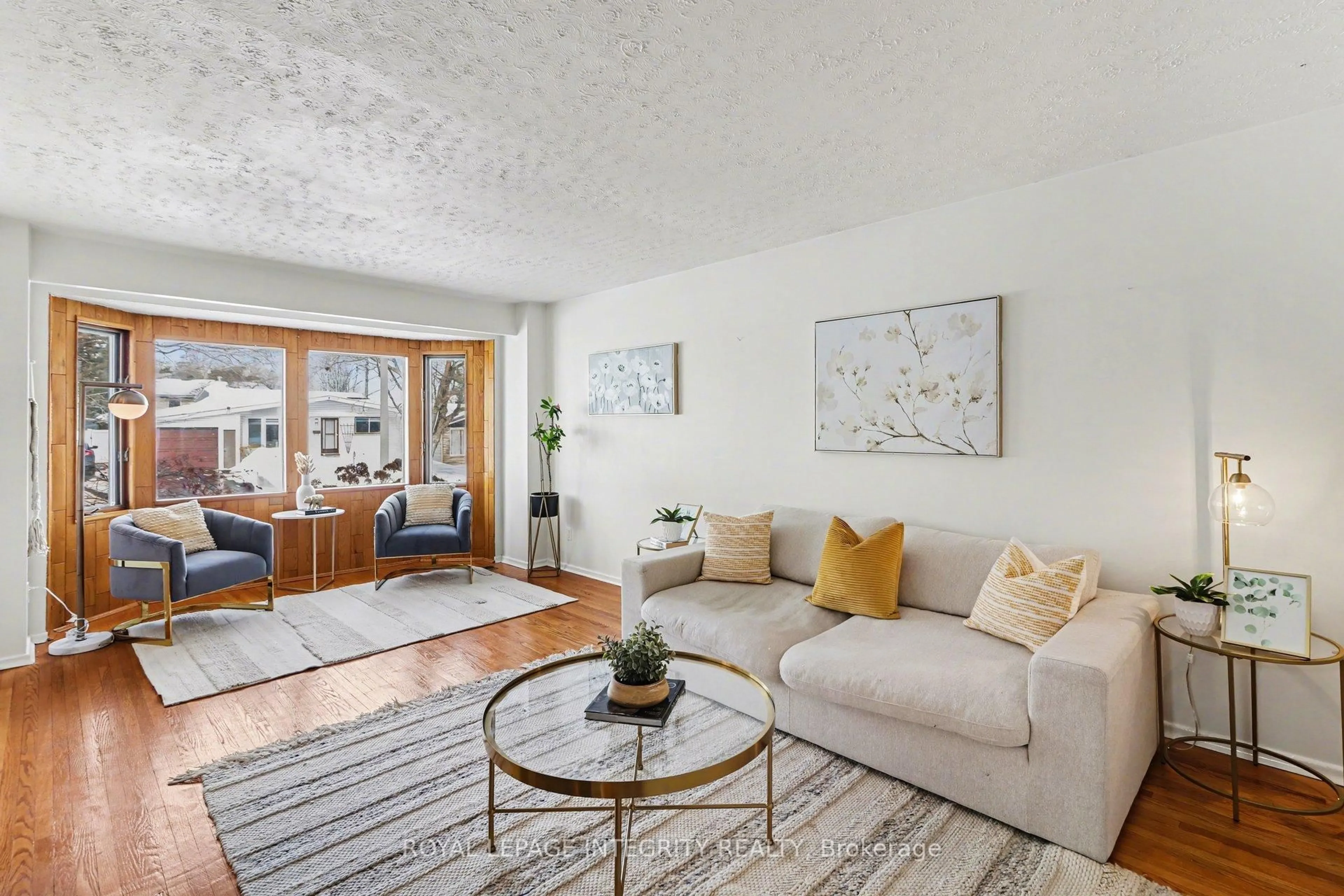 Living room with furniture, unknown for 1838 Louisiana Ave, Ottawa Ontario K1H 6V1