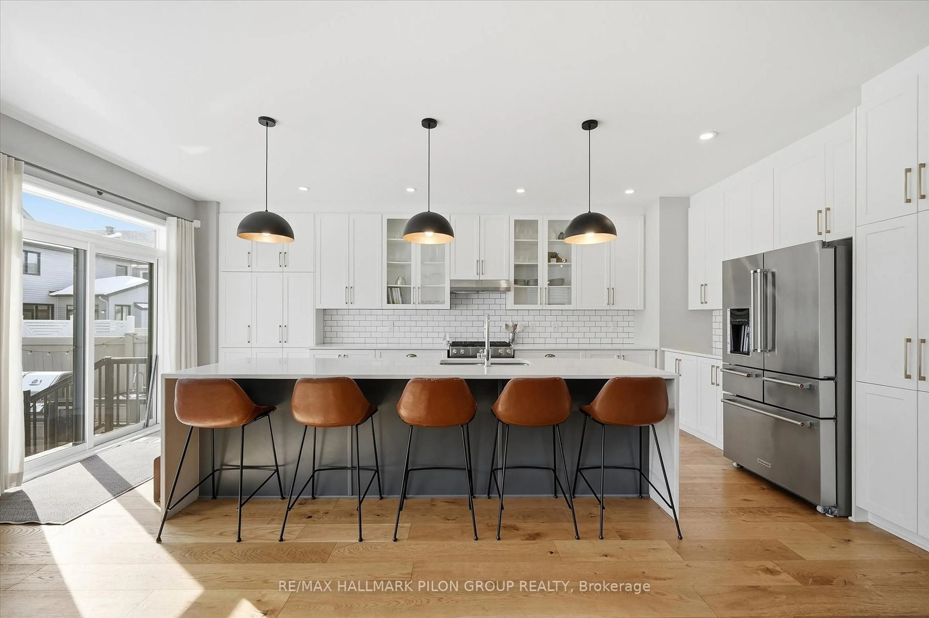 Contemporary kitchen, ceramic/tile floor for 274 Shinleaf Cres, Ottawa Ontario K1W 0J2