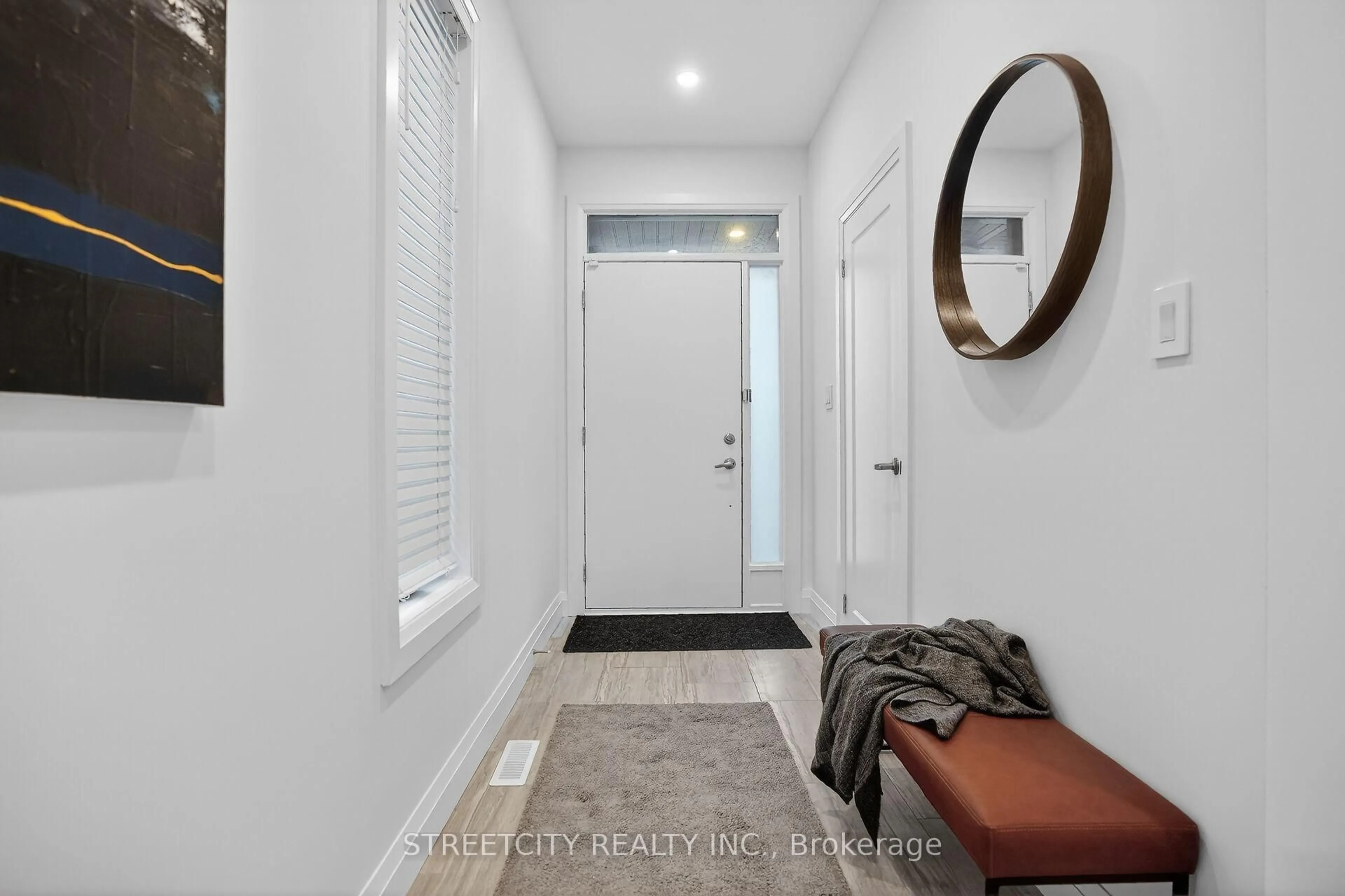 Indoor entryway for 647 Blackacres Blvd, London North Ontario N6G 0V2