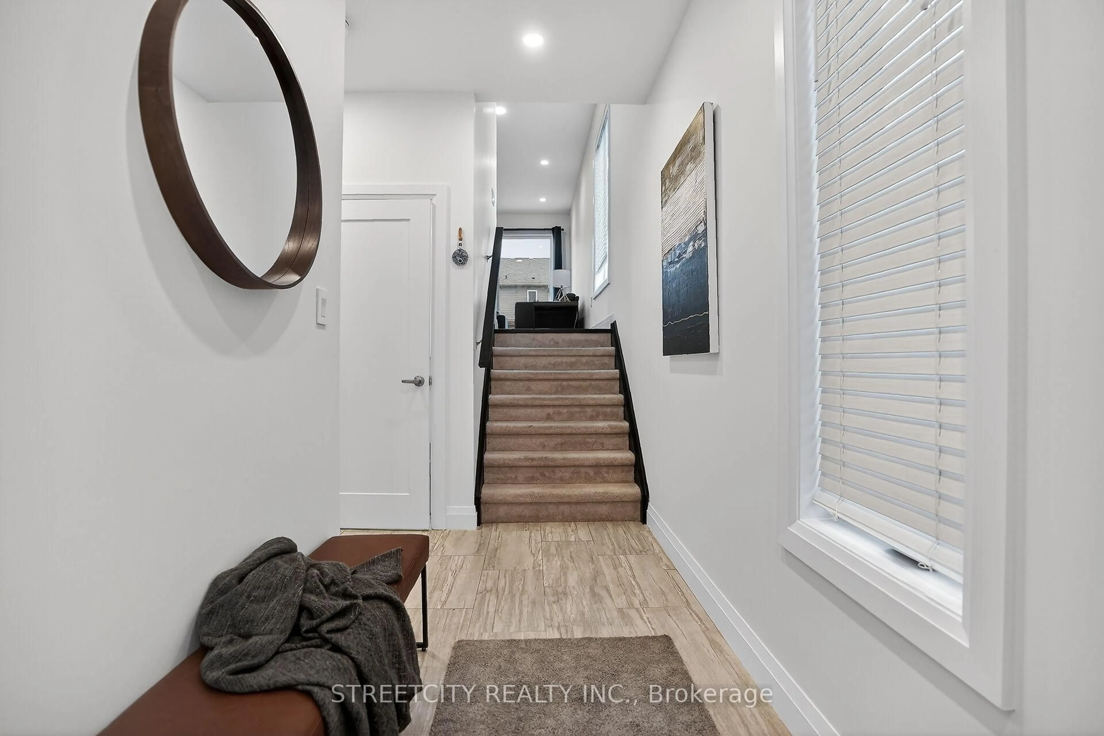 Indoor entryway for 647 Blackacres Blvd, London North Ontario N6G 0V2