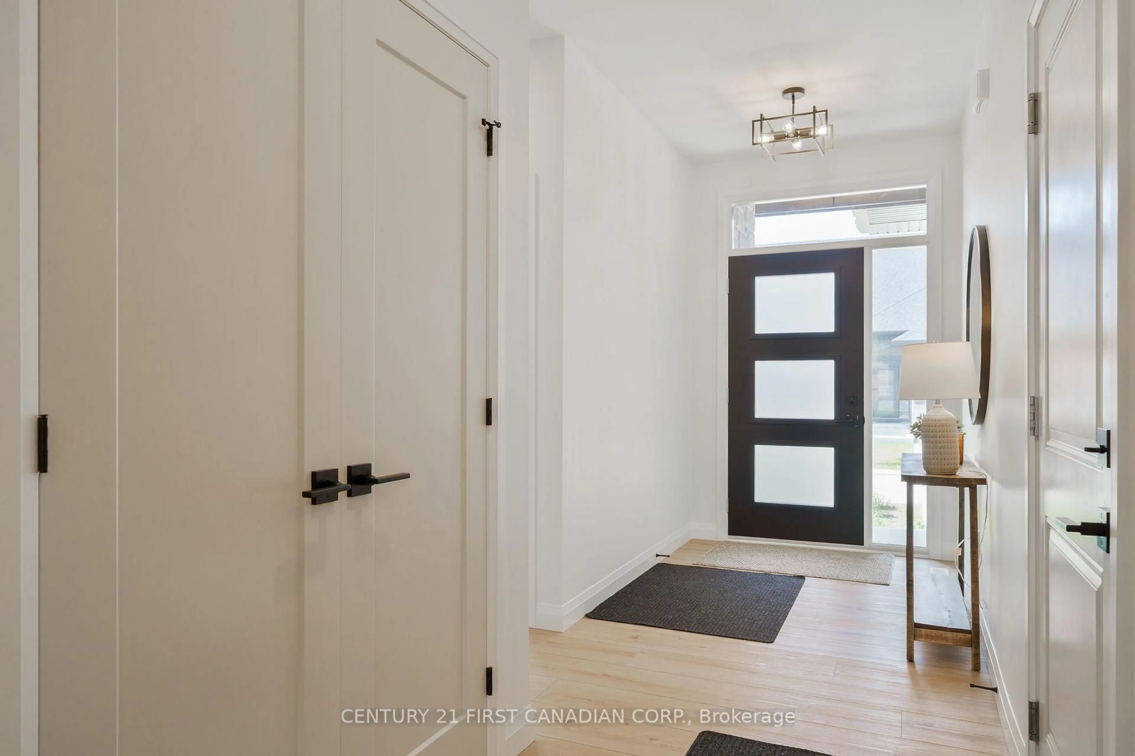 Indoor entryway for 32 Postma Cres #8, North Middlesex Ontario N0M 1A0