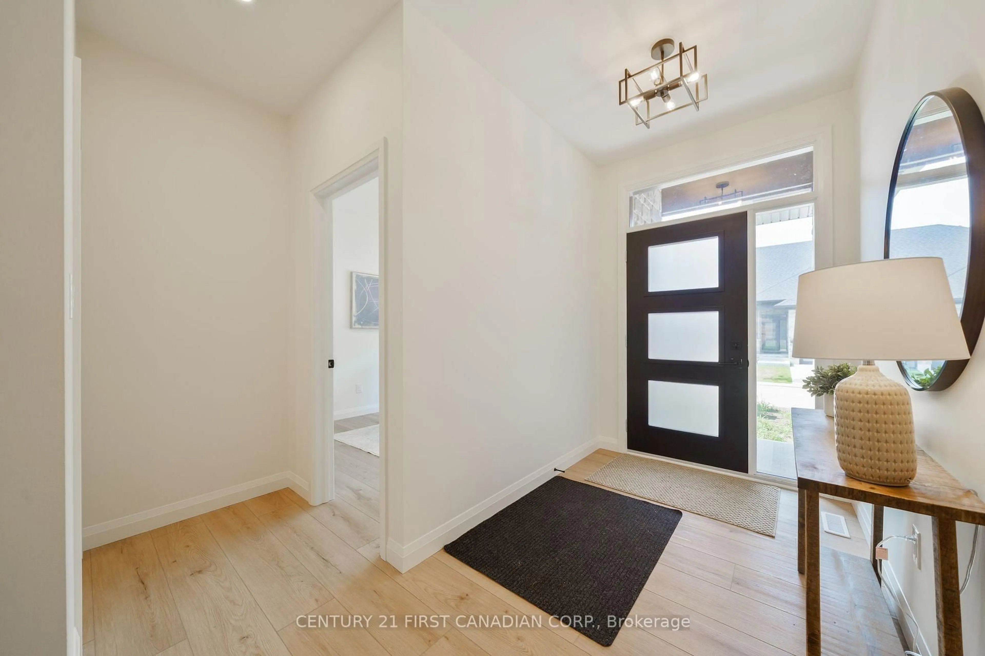 Indoor entryway for 32 Postma Cres #8, North Middlesex Ontario N0M 1A0