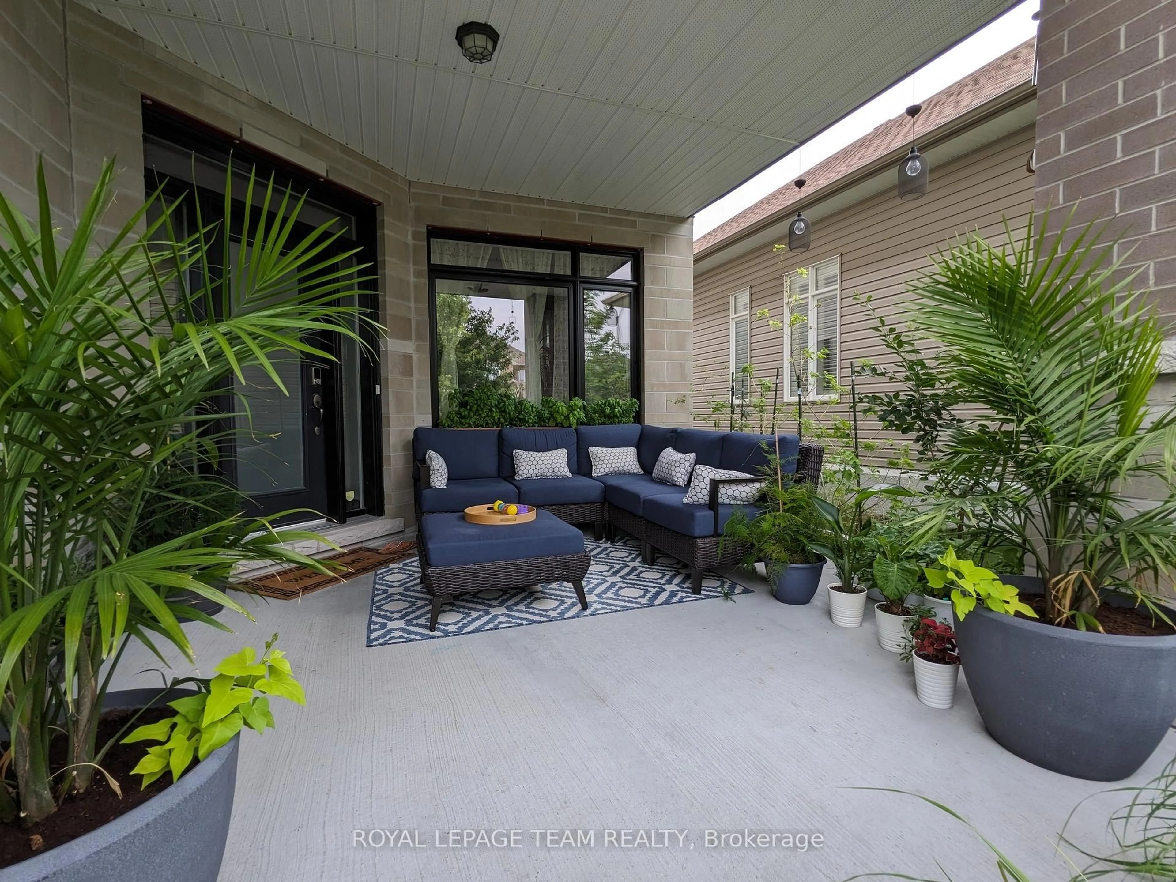 Patio, street for 138 Stonemeadow Dr, Ottawa Ontario K2M 0G9