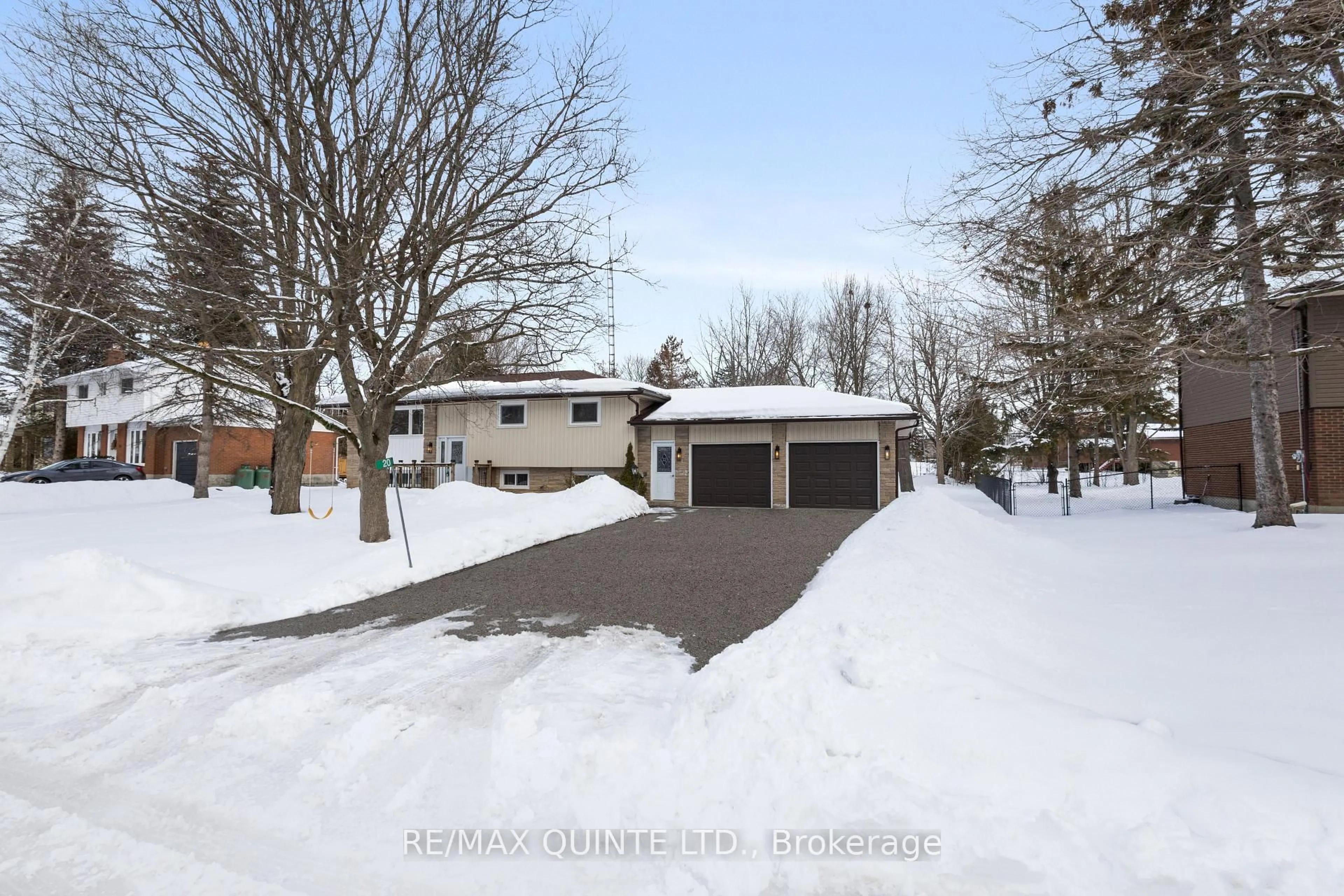 A pic from outside/outdoor area/front of a property/back of a property/a pic from drone, street for 20 Taylor Dr, Prince Edward County Ontario K8N 4Z7