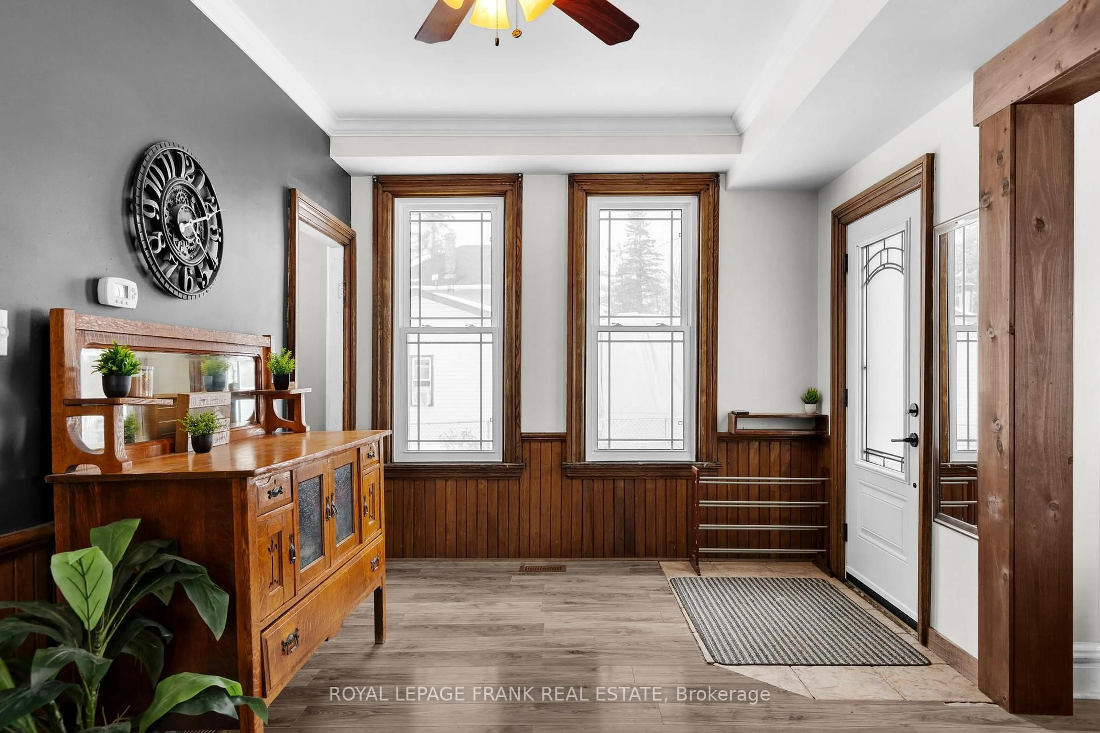 Indoor entryway for 20 Richmond St, Kawartha Lakes Ontario K0M 2B0