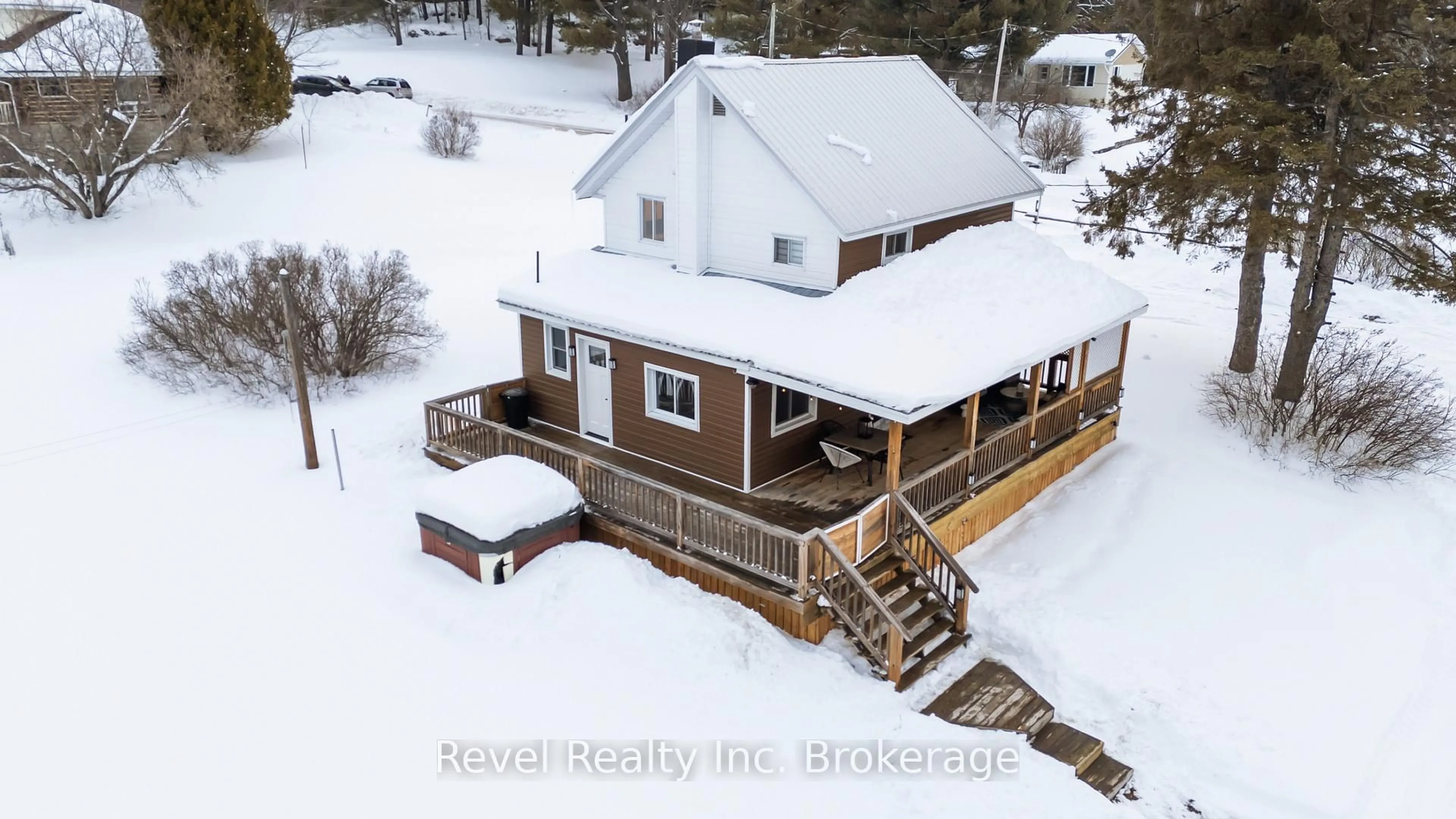 A pic from outside/outdoor area/front of a property/back of a property/a pic from drone, unknown for 687 Oakwood Rd, Powassan Ontario P0H 1Z0