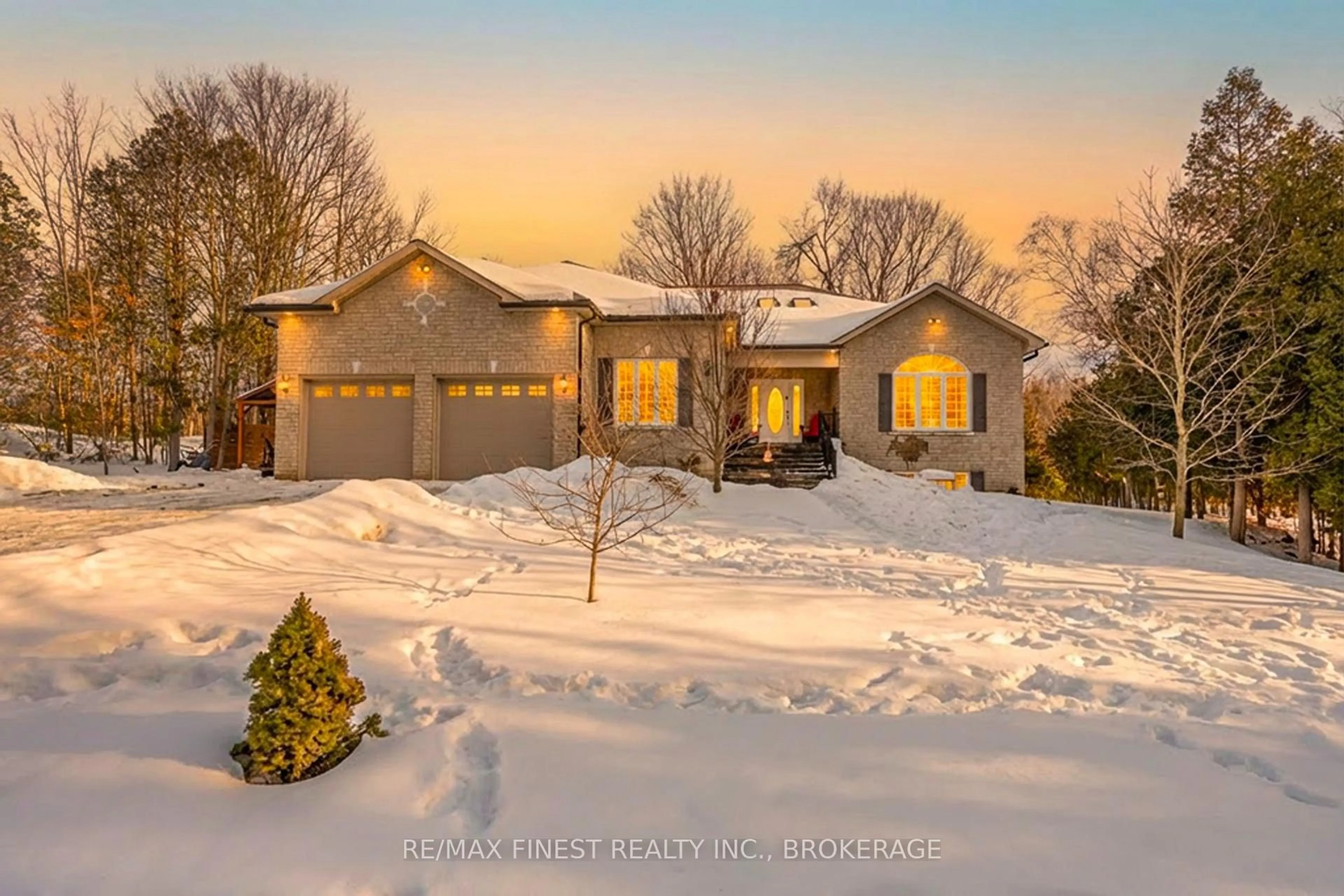 A pic from outside/outdoor area/front of a property/back of a property/a pic from drone, street for 5885 Davey Dr, Verona Ontario K0H 2W0