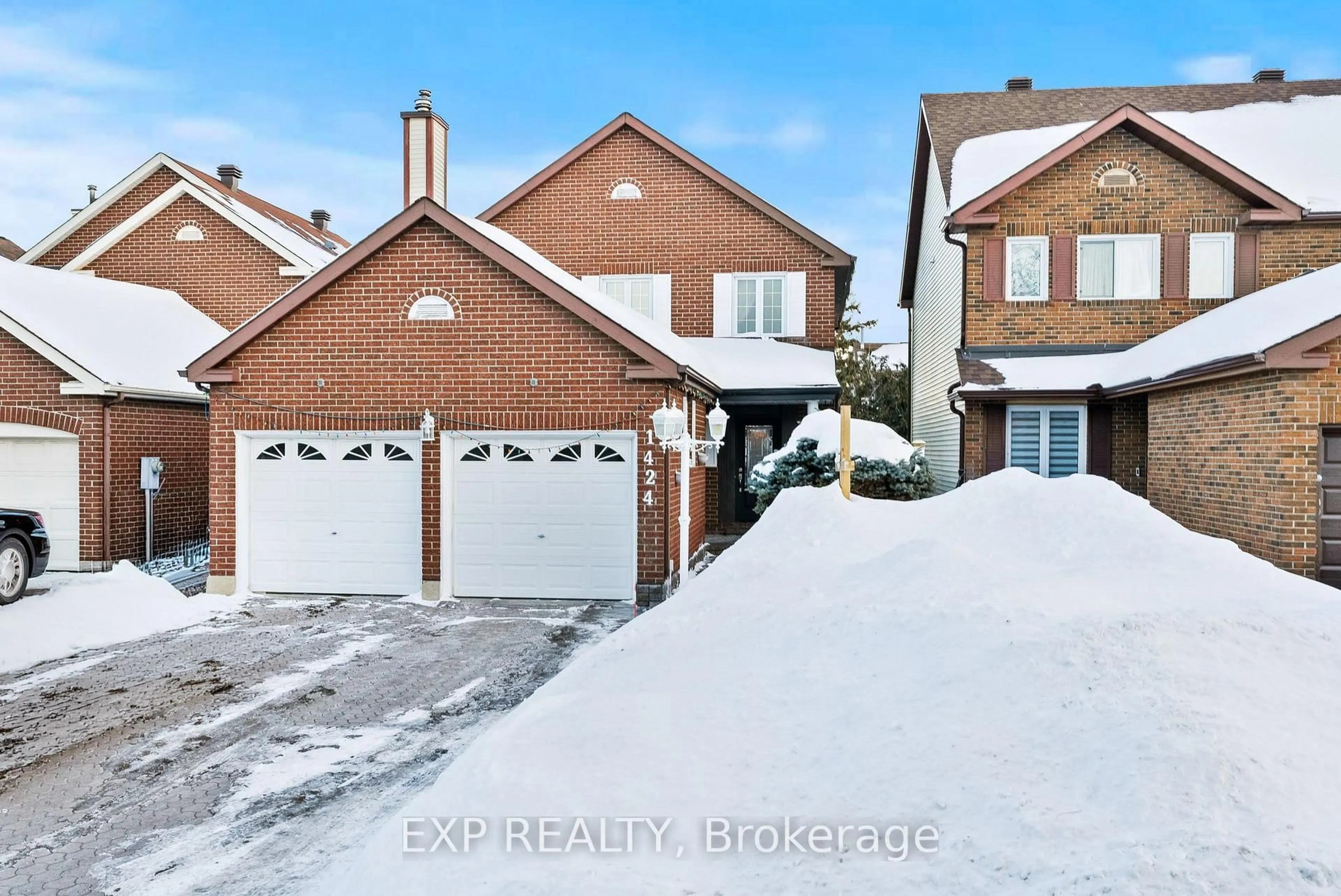 A pic from outside/outdoor area/front of a property/back of a property/a pic from drone, street for 1424 Progress Pl, Ottawa Ontario K1B 5M3