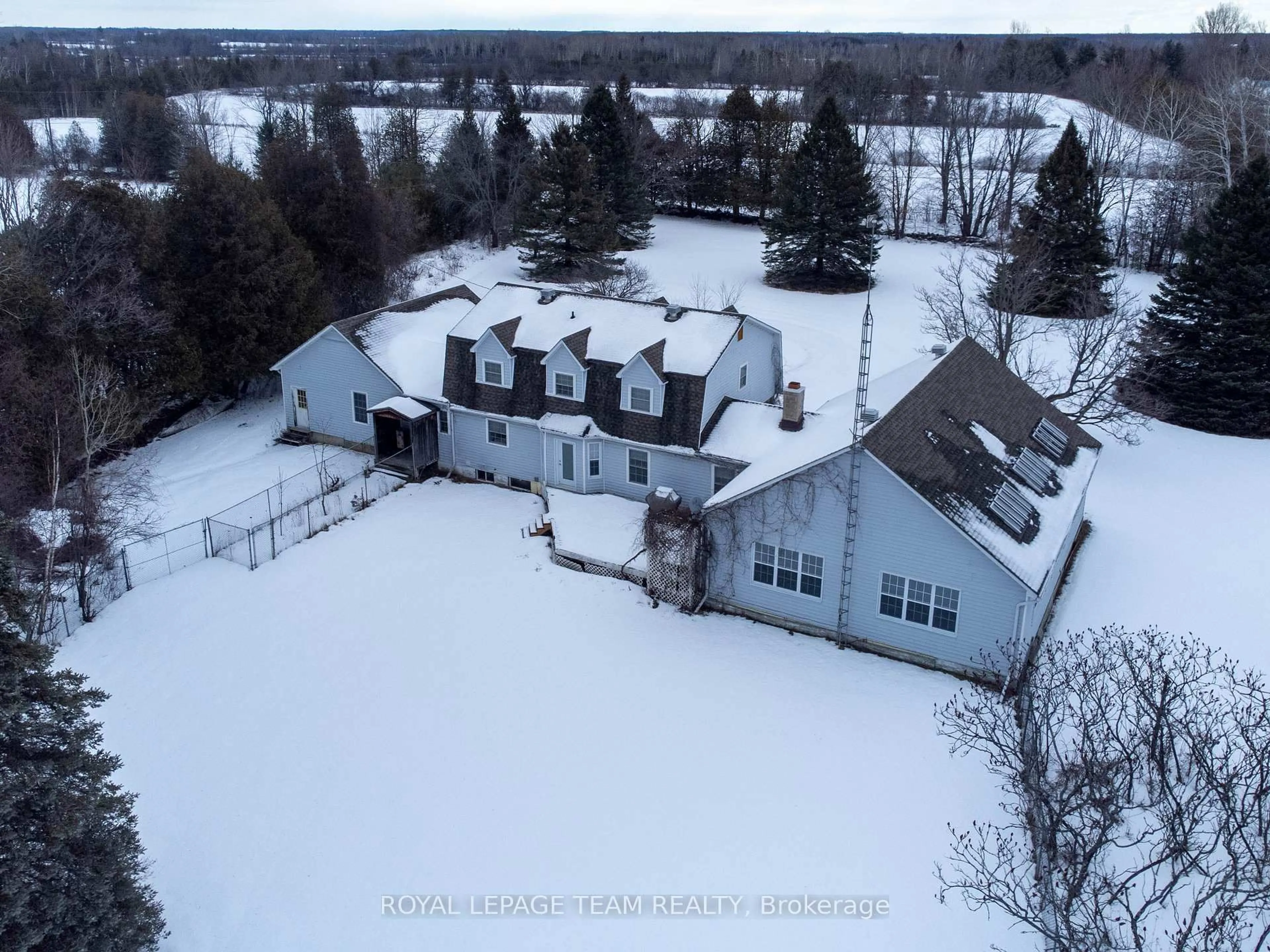 A pic from outside/outdoor area/front of a property/back of a property/a pic from drone, unknown for 910 Bolton Rd, North Grenville Ontario K0G 1N0