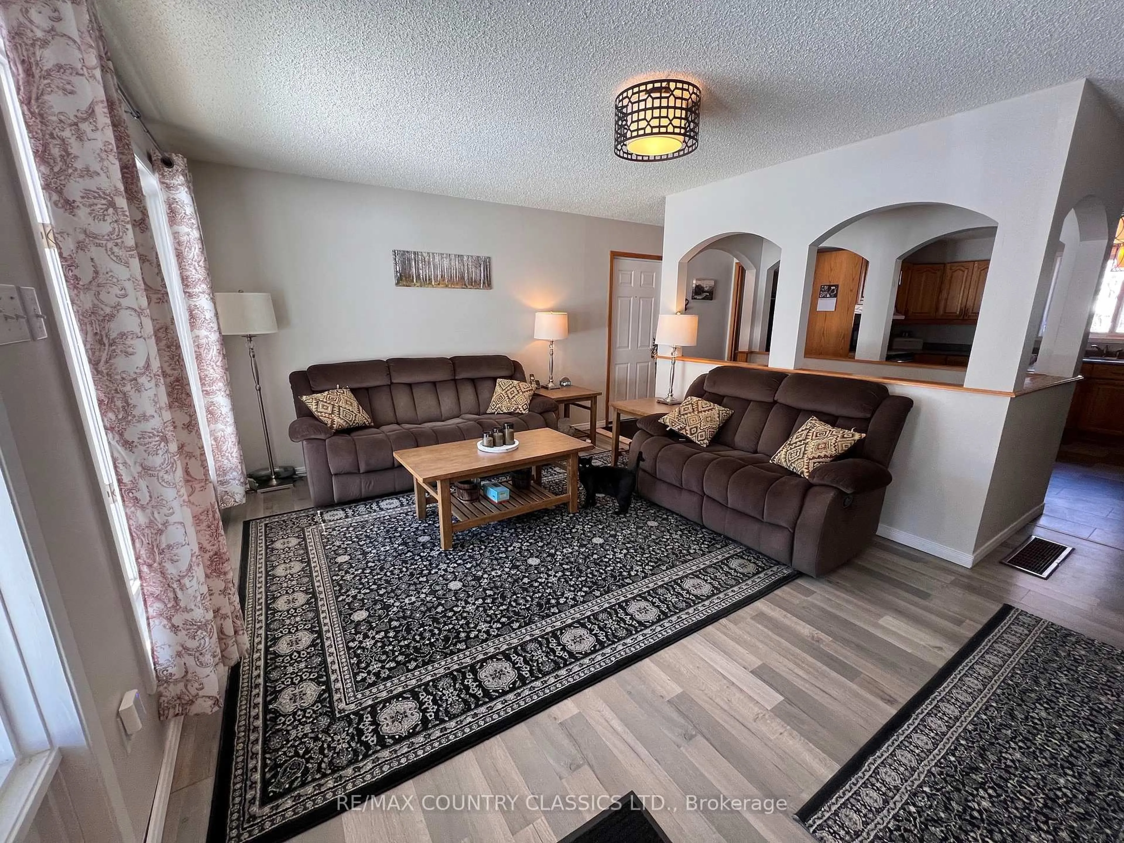 Living room with furniture, unknown for 33109 HWY 62 NORTH, Maynooth Ontario K0L 2S0