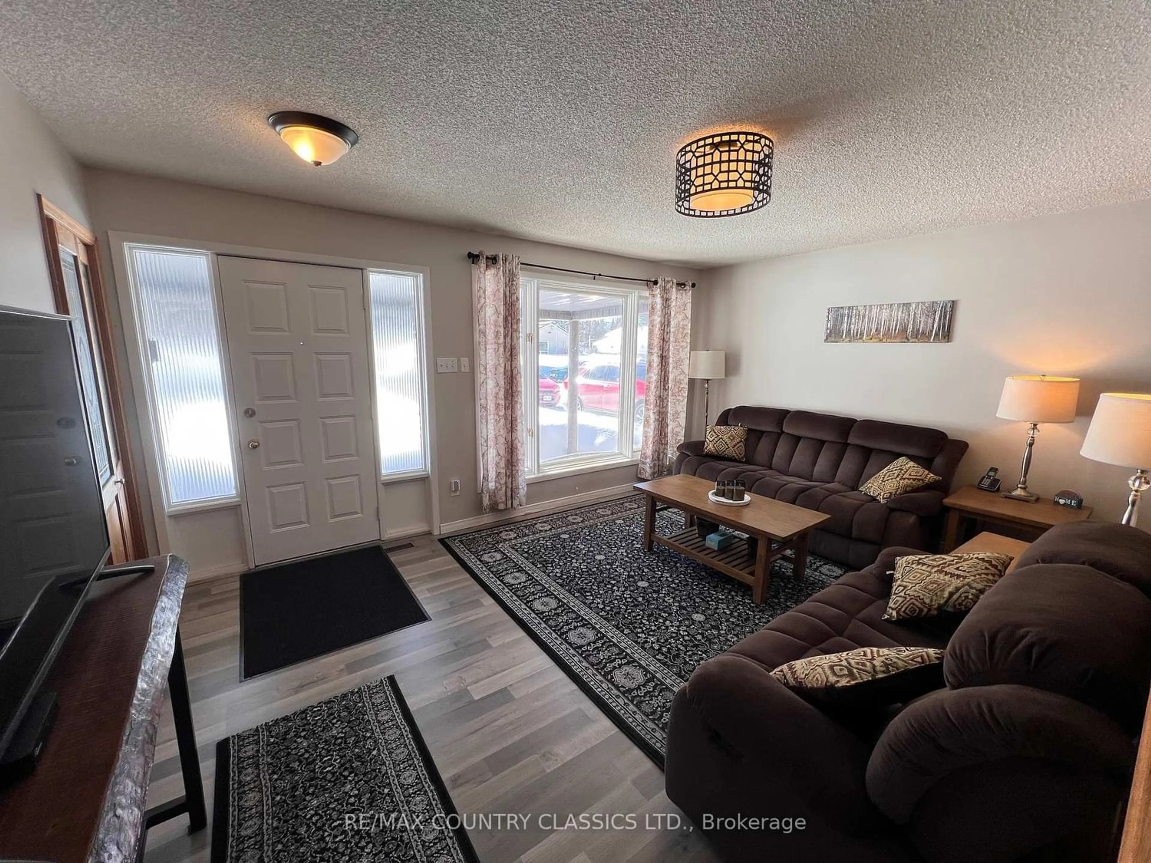 Living room with furniture, unknown for 33109 HWY 62 NORTH, Maynooth Ontario K0L 2S0