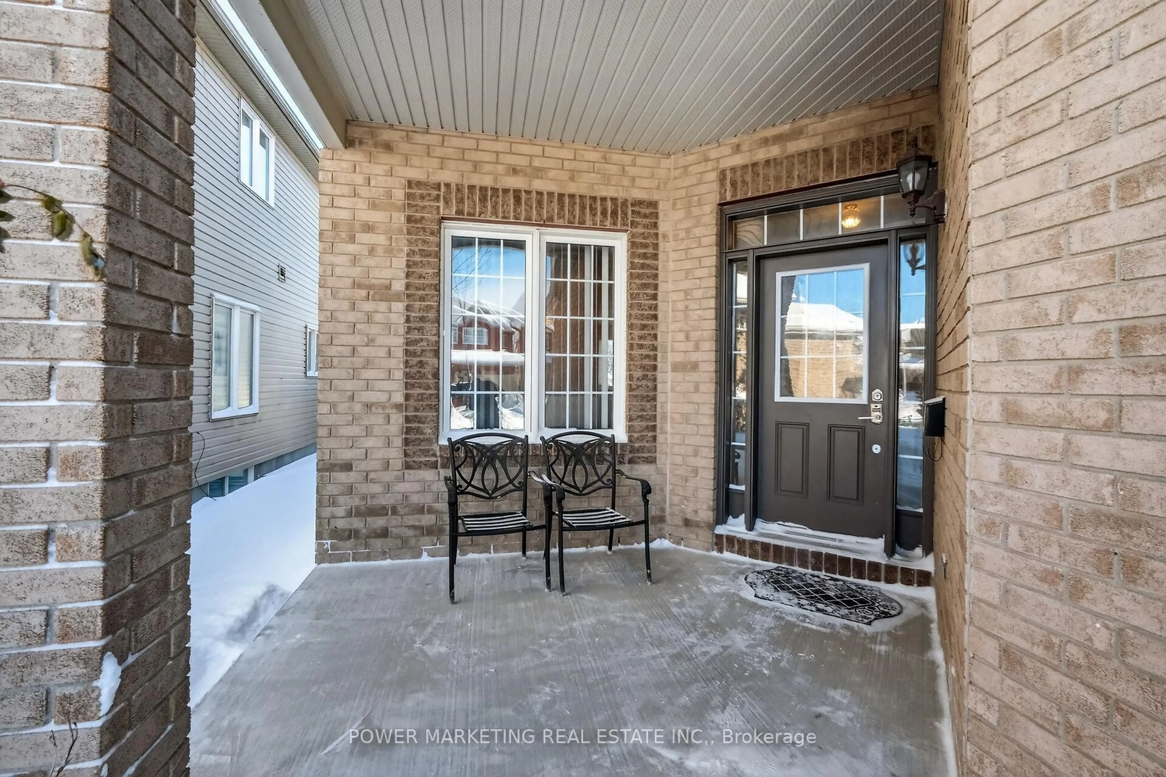 Indoor entryway for 119 Finn Crt, Ottawa Ontario K1V 2C6