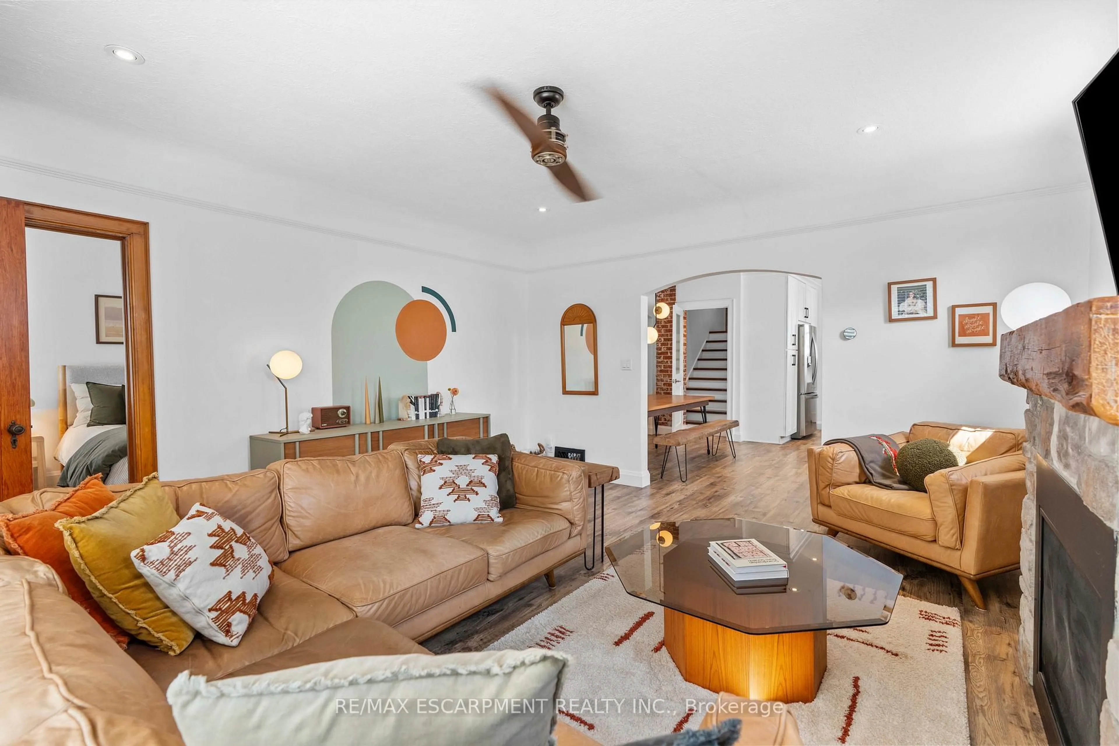 Living room with furniture, unknown for 17 Davis St, Norfolk Ontario N3Y 2R2