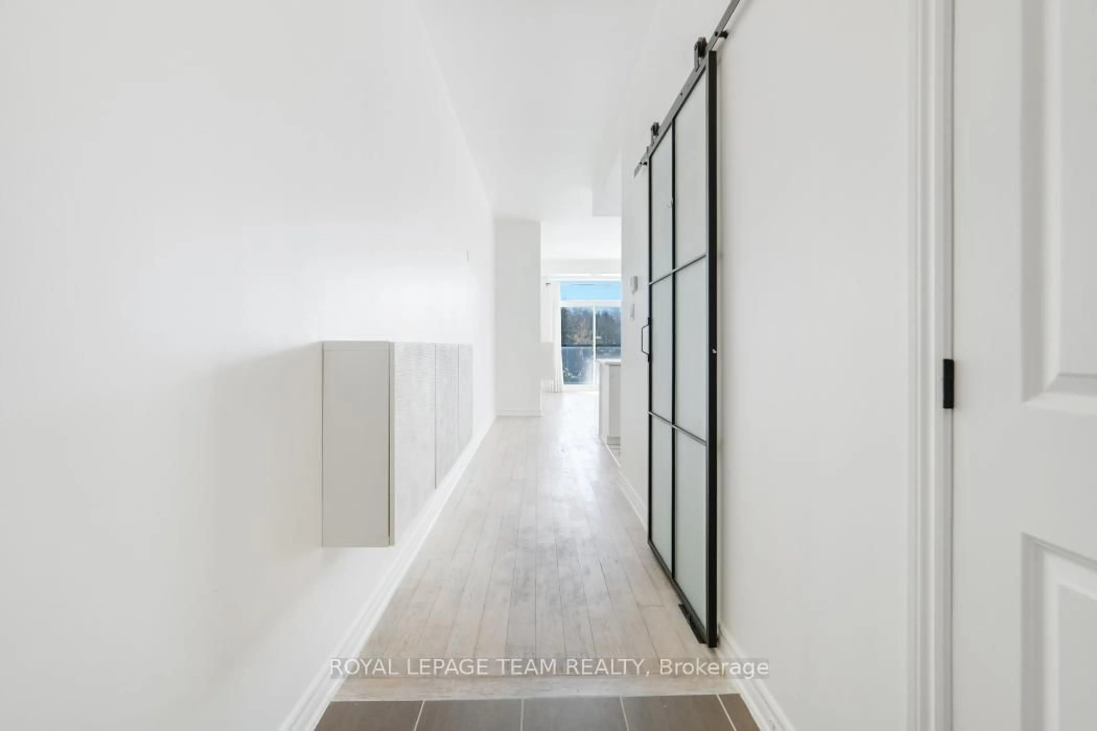 Indoor entryway for 500 Claridge Dr #203, Ottawa Ontario K2J 3G5