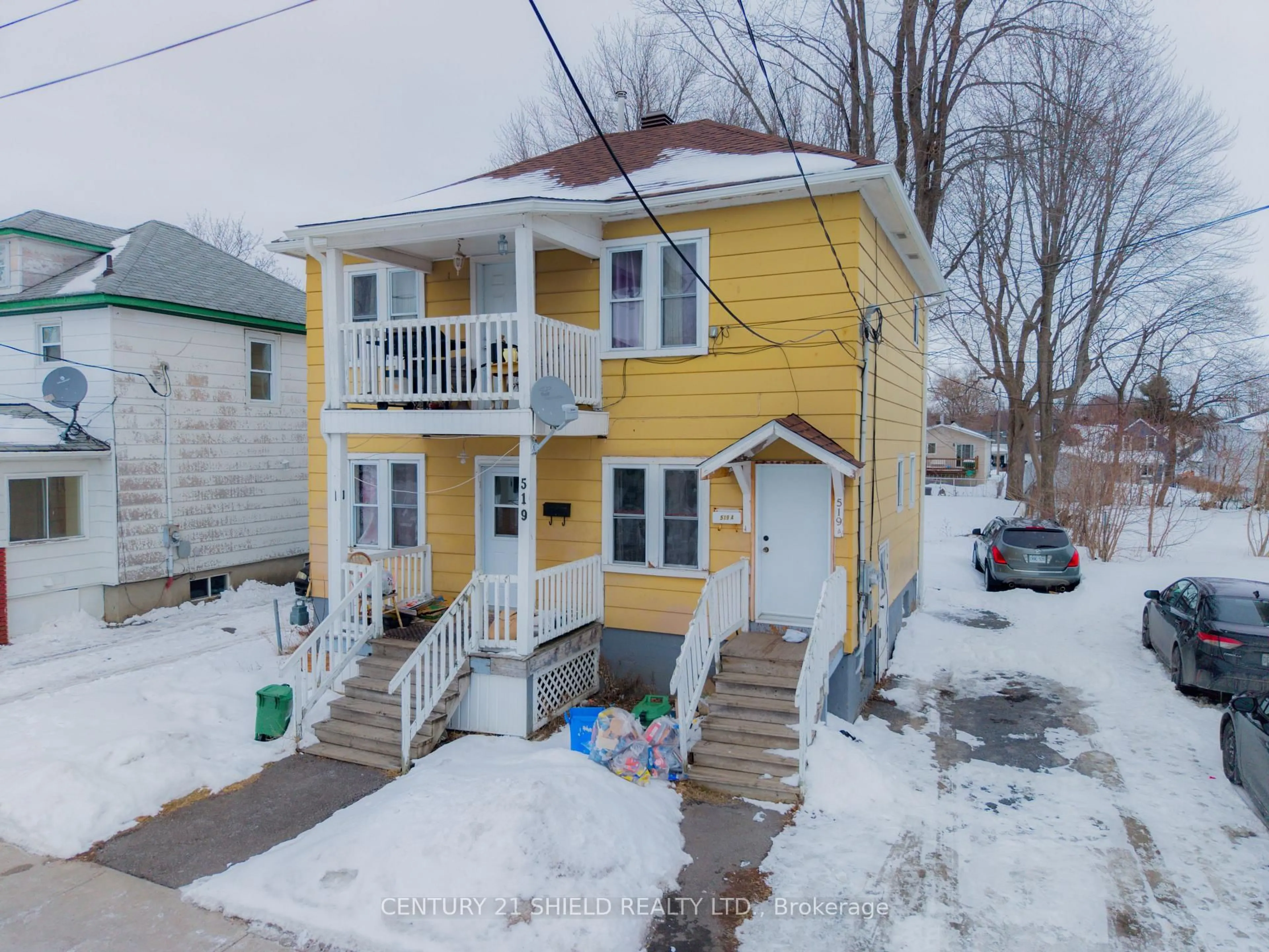 A pic from outside/outdoor area/front of a property/back of a property/a pic from drone, street for 519 & 519A York St, Cornwall Ontario K6J 3Z9