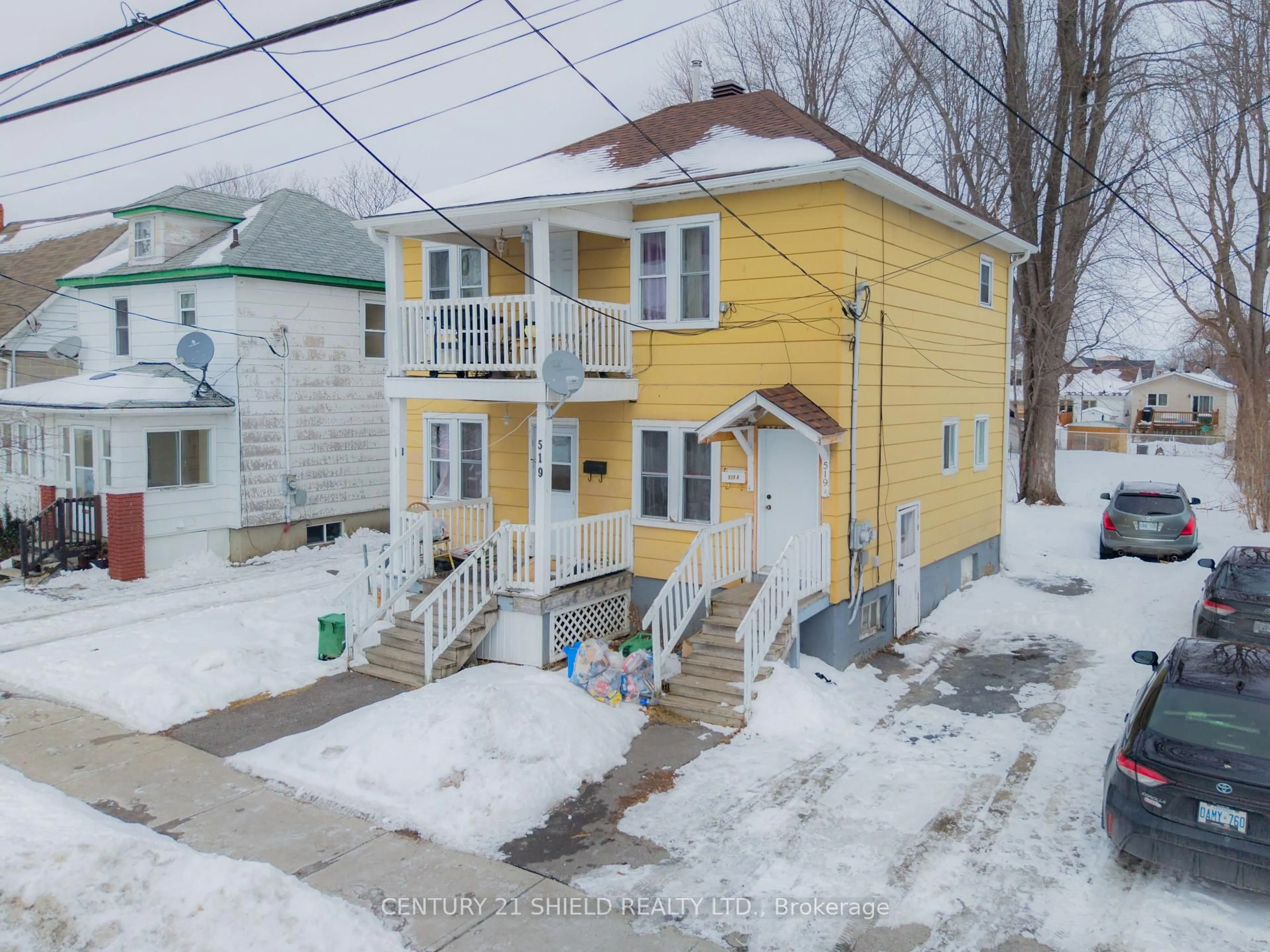 A pic from outside/outdoor area/front of a property/back of a property/a pic from drone, street for 519 & 519A York St, Cornwall Ontario K6J 3Z9