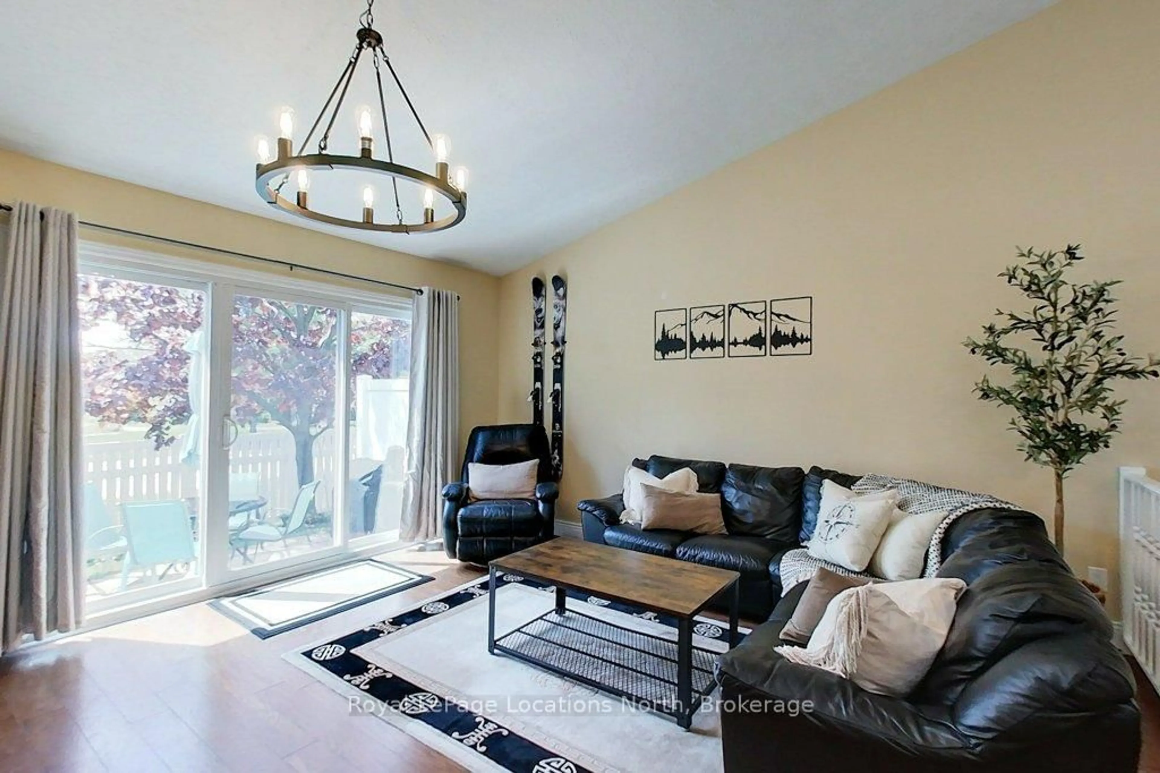 Living room with furniture, unknown for 83 Victoria St #11, Meaford Ontario N4L 1R4