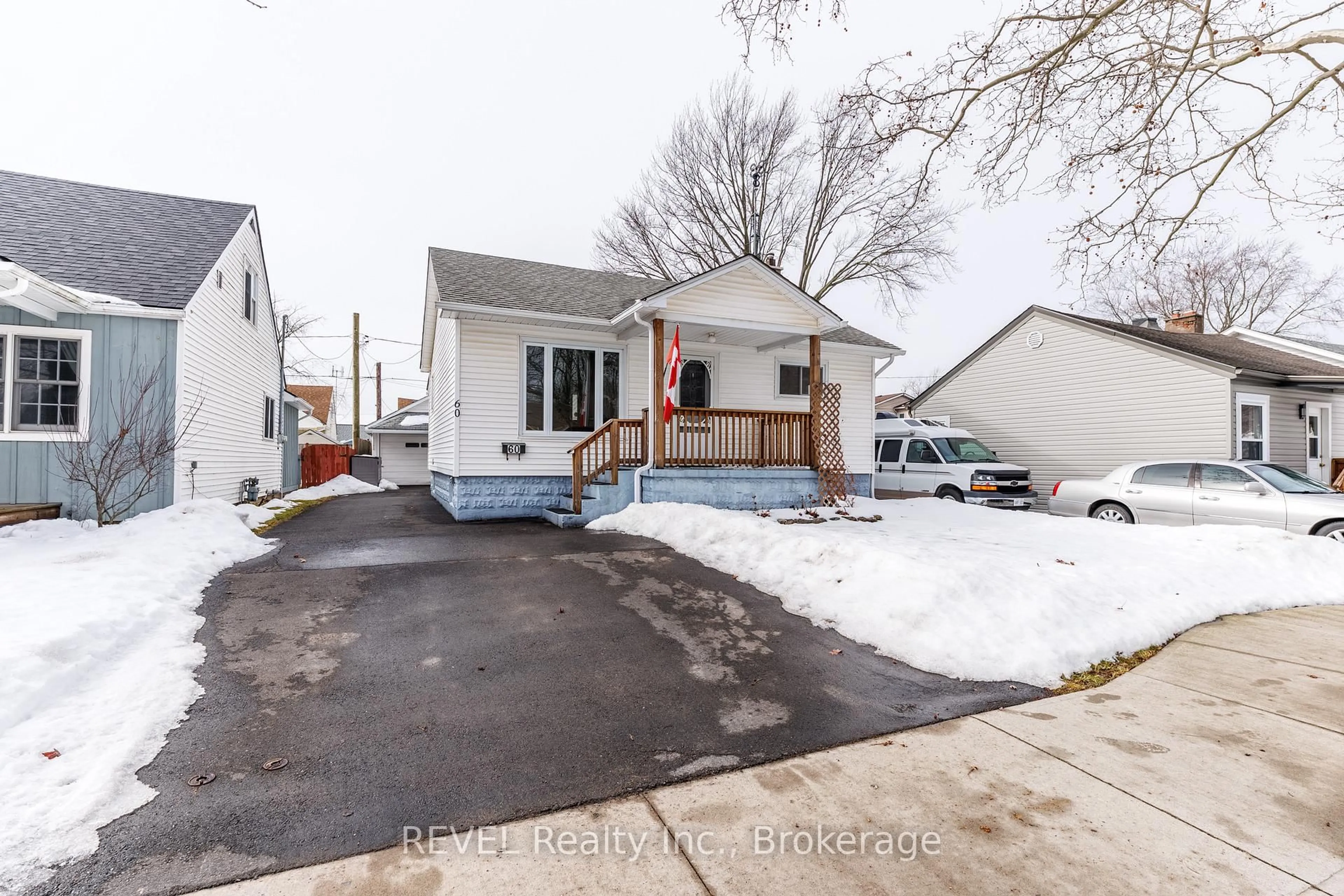 Unknown for 60 Nelles Rd, Welland Ontario L3B 2P2