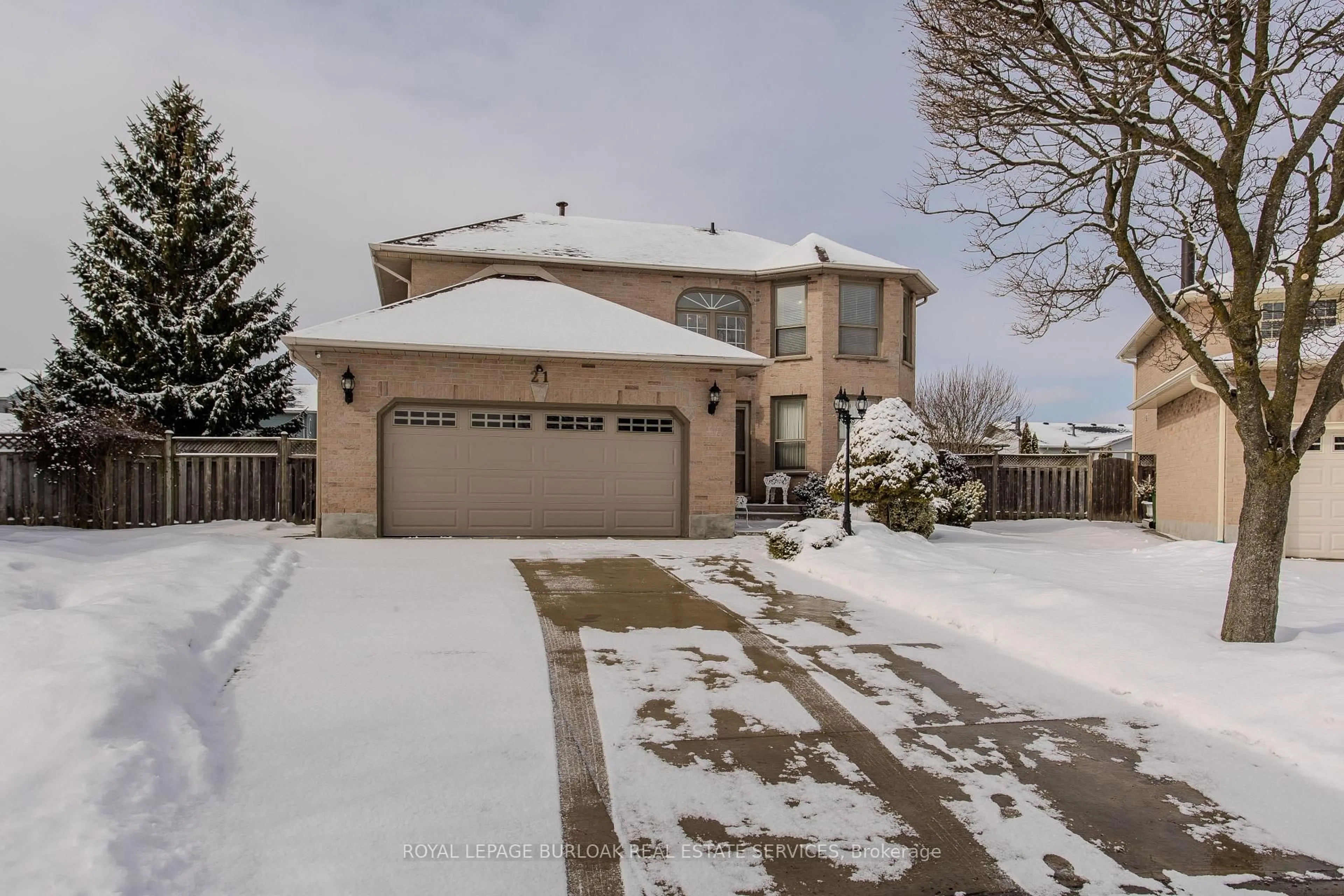 A pic from outside/outdoor area/front of a property/back of a property/a pic from drone, street for 21 Isidore Pl, Hamilton Ontario L8J 2P2