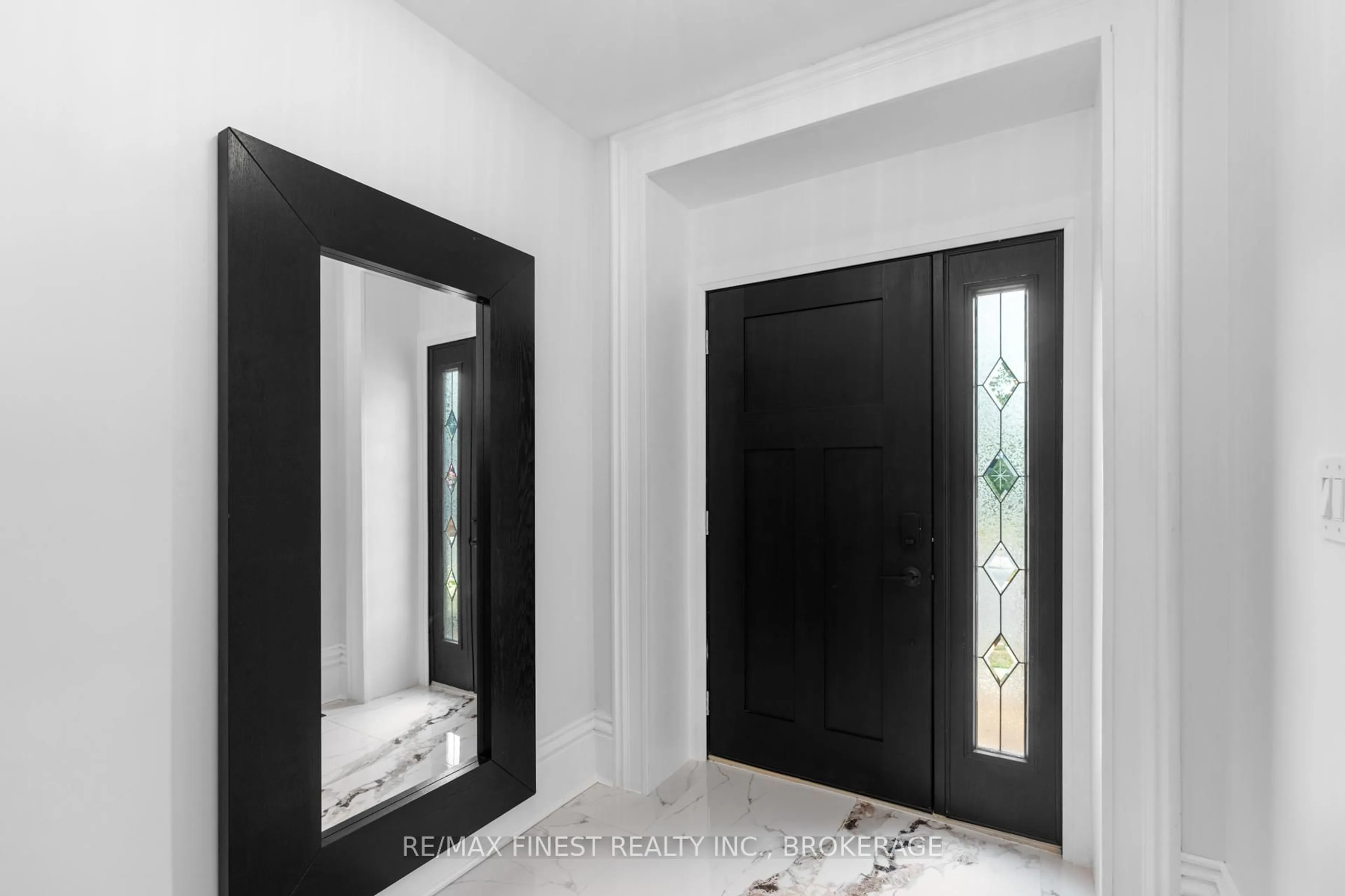 Indoor entryway for 55 Bridge St, Greater Napanee Ontario K7R 2C4