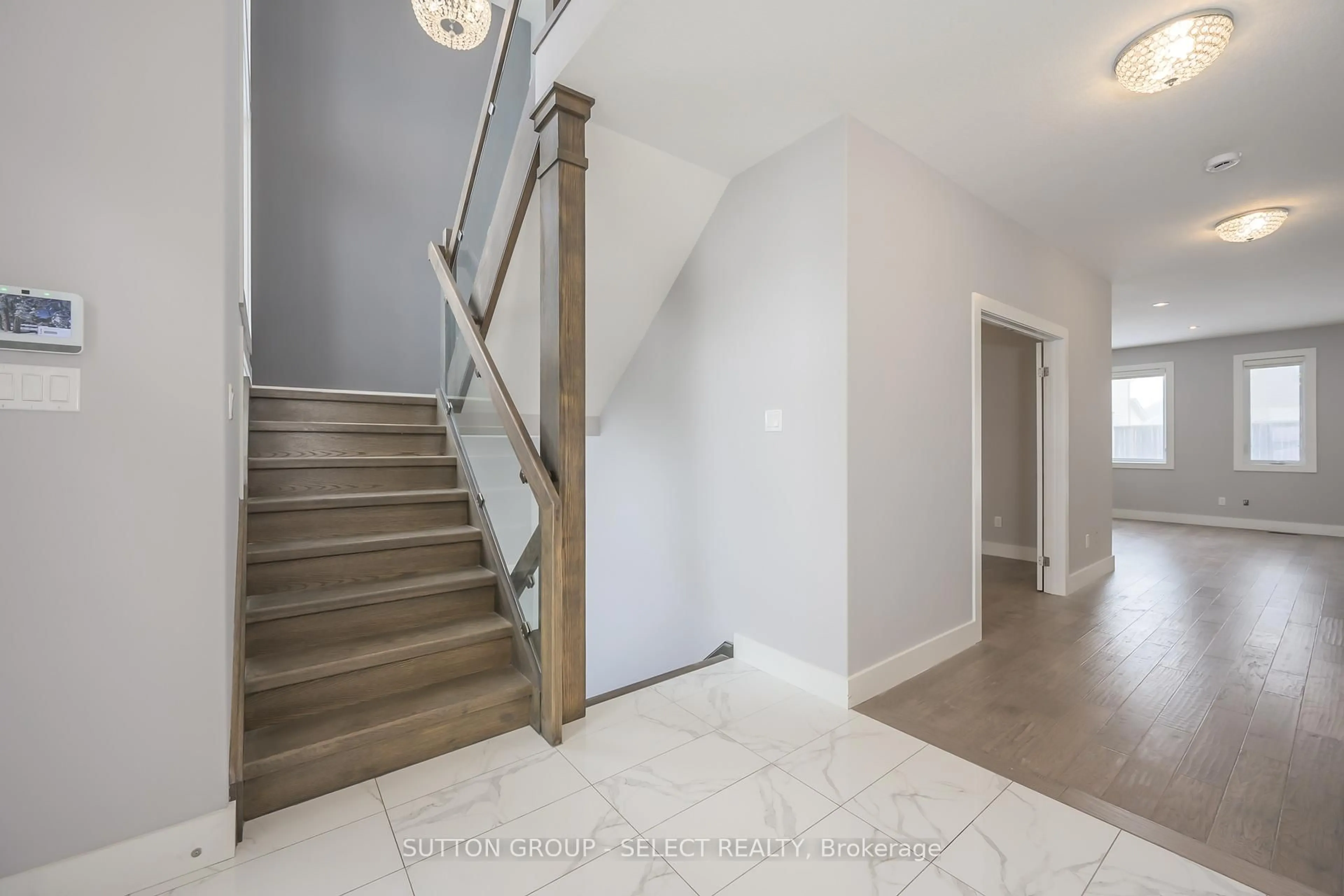 Stairs for 1062 Melsetter Way, London North Ontario N6G 0S4