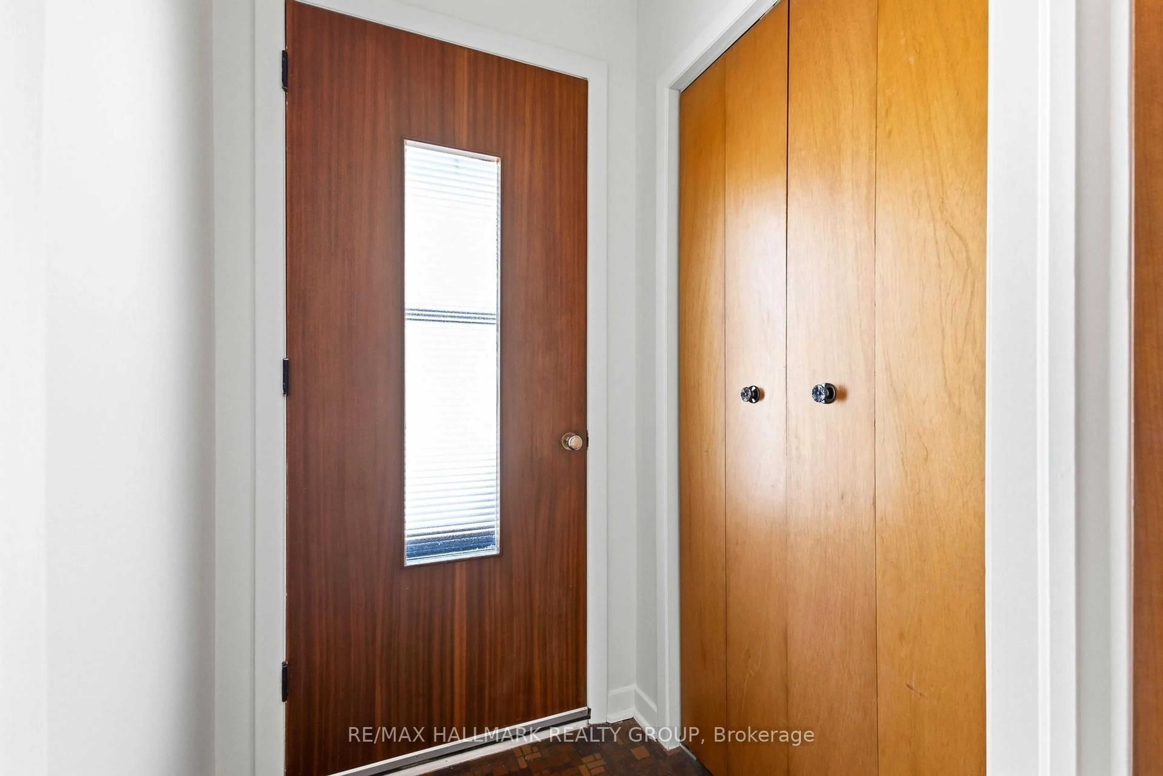 Indoor entryway for 6228 Perth St, Richmond Ontario K0A 2Z0