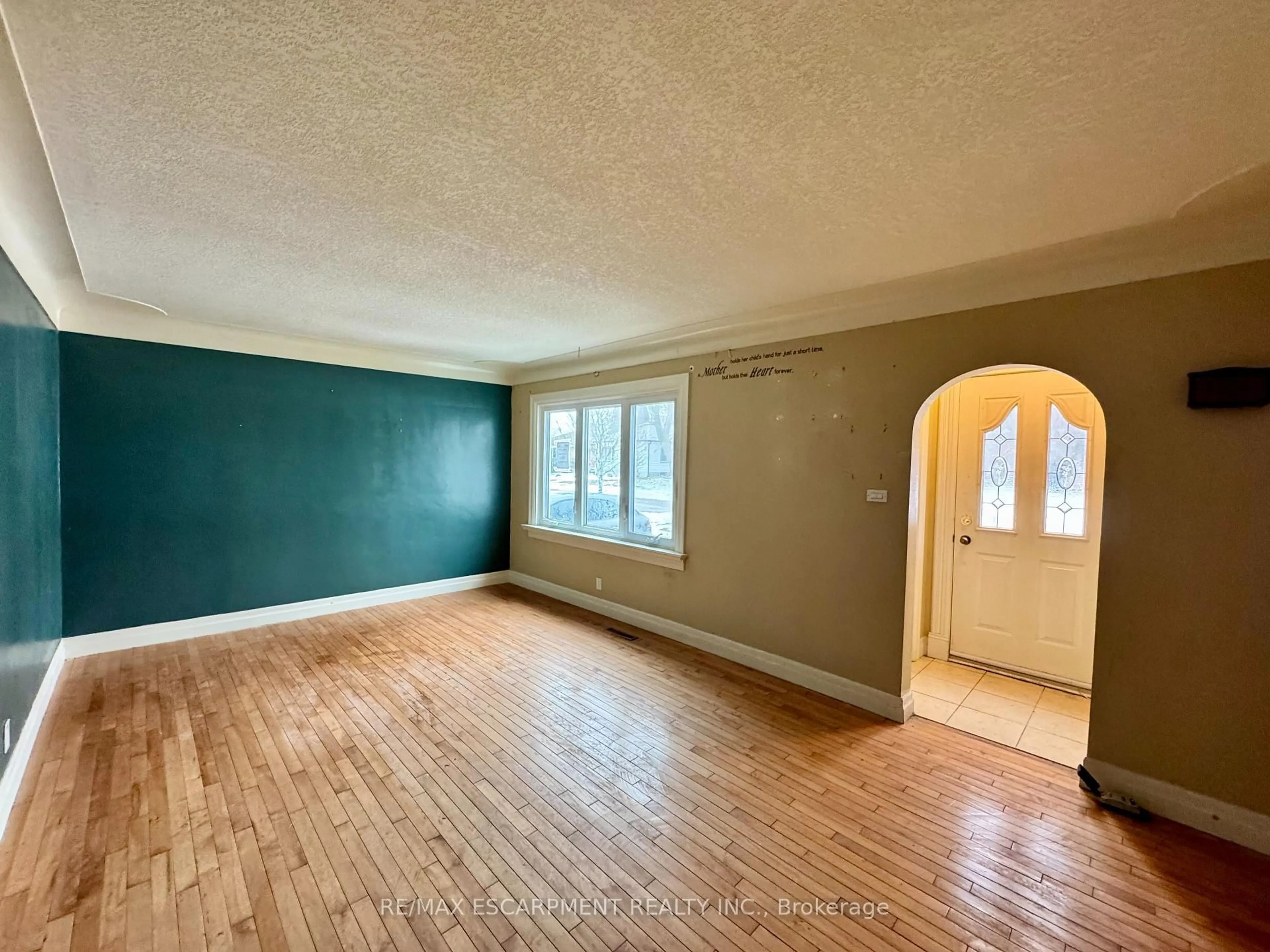 A pic of a room for 12 SPRUCE St, St. Thomas Ontario N5R 1N5