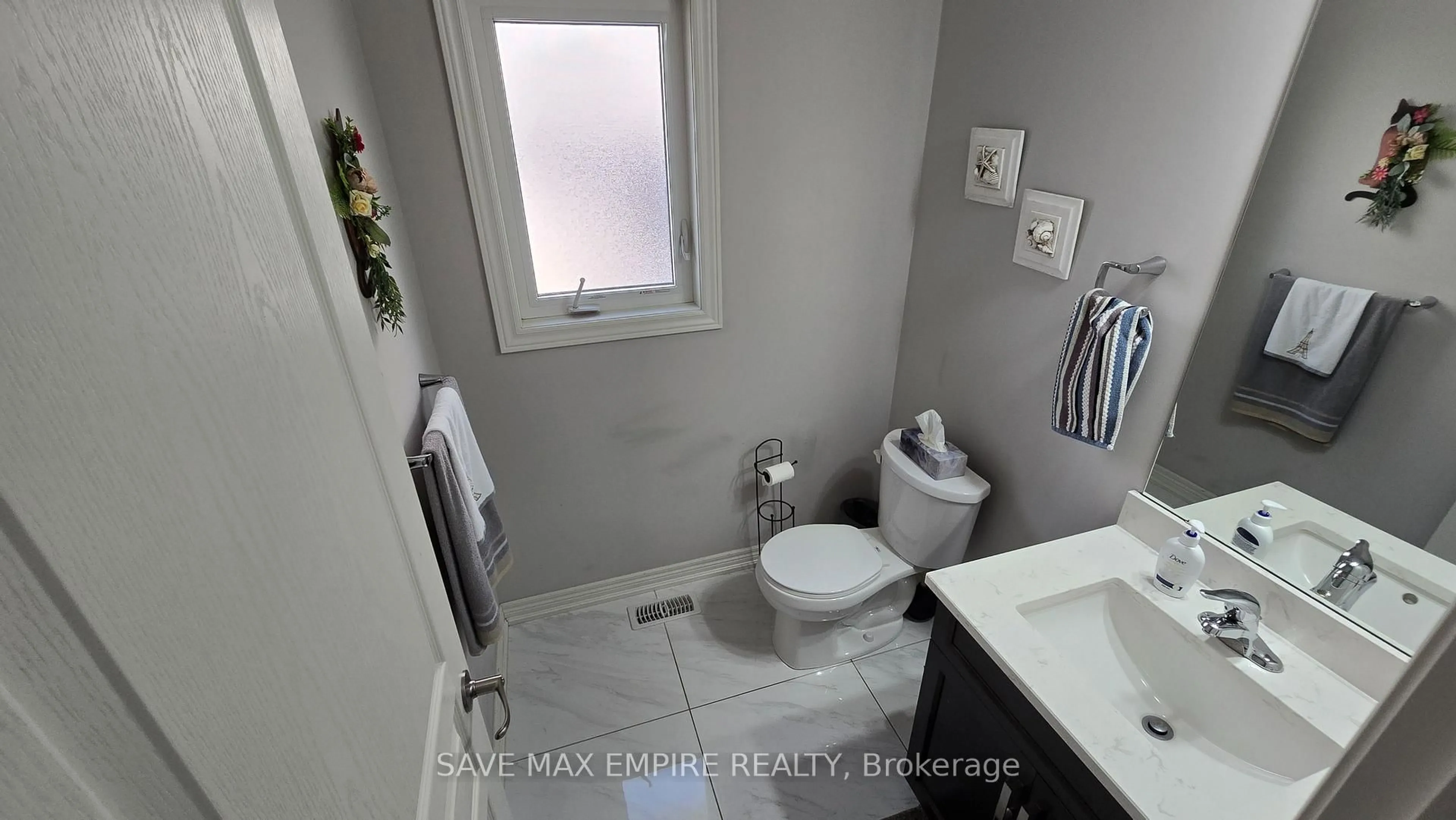 Standard bathroom, ceramic/tile floor for 7547 Lionshead Ave, Niagara Falls Ontario L2G 0A6