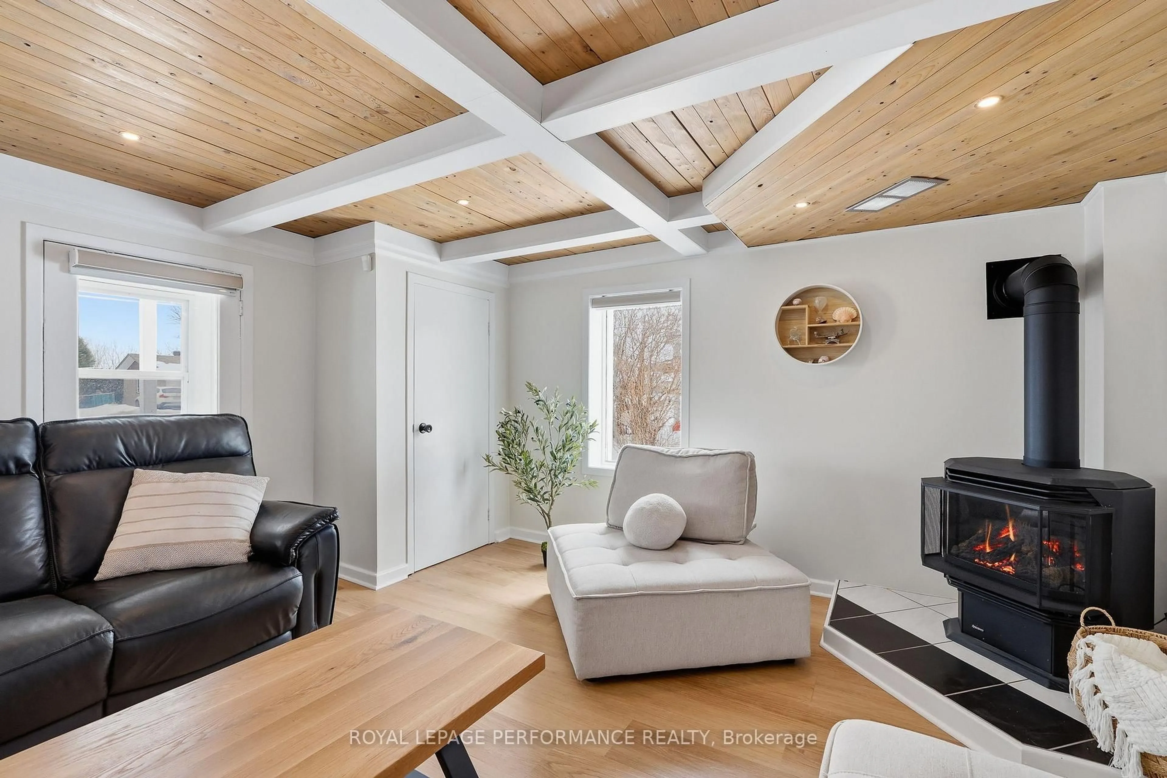 Living room with furniture, wood/laminate floor for 1292 St Jacques Rd, Russell Ontario K0A 1W0