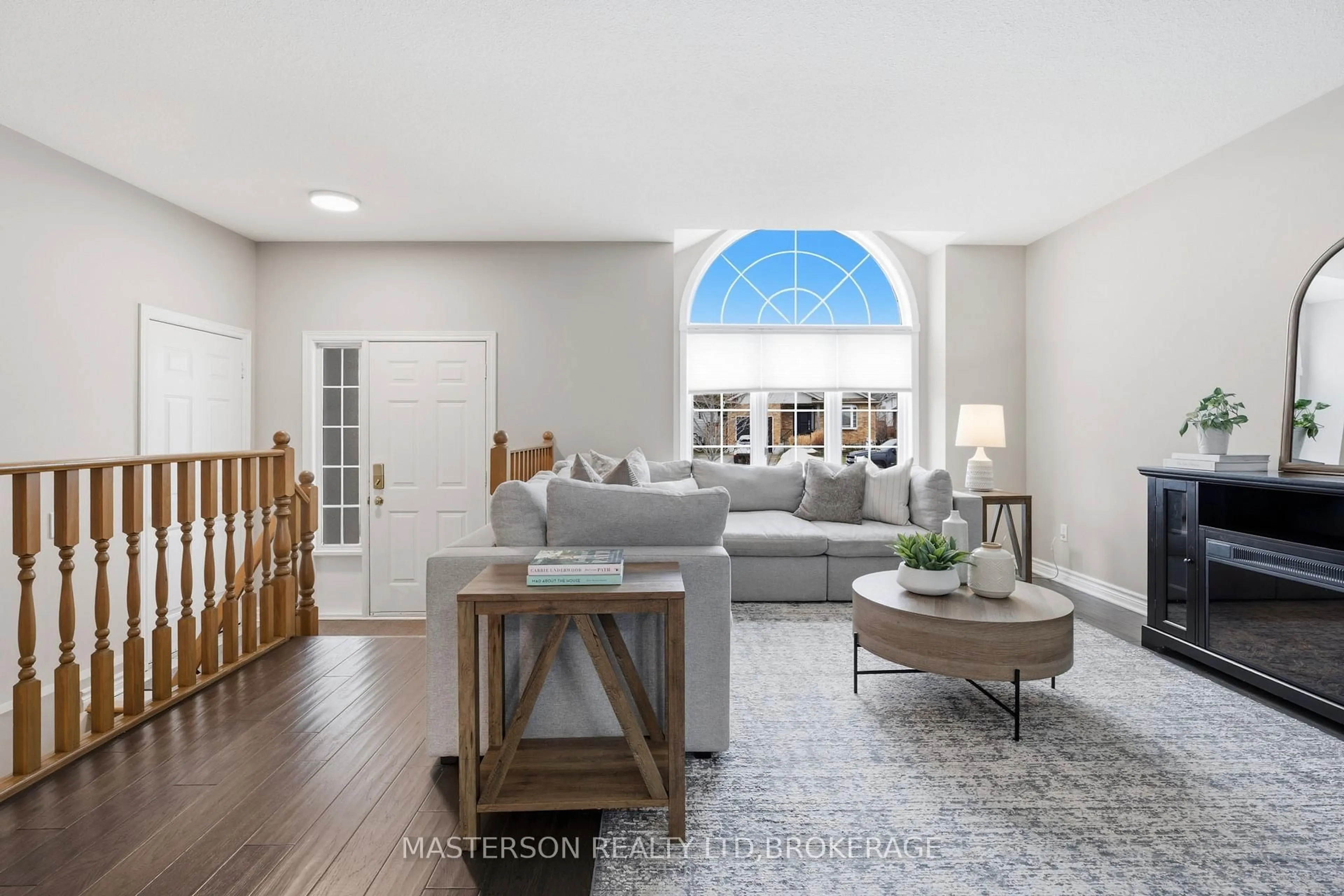 Living room with furniture, unknown for 7740 Alpine Dr, Niagara Falls Ontario L2H 3B6