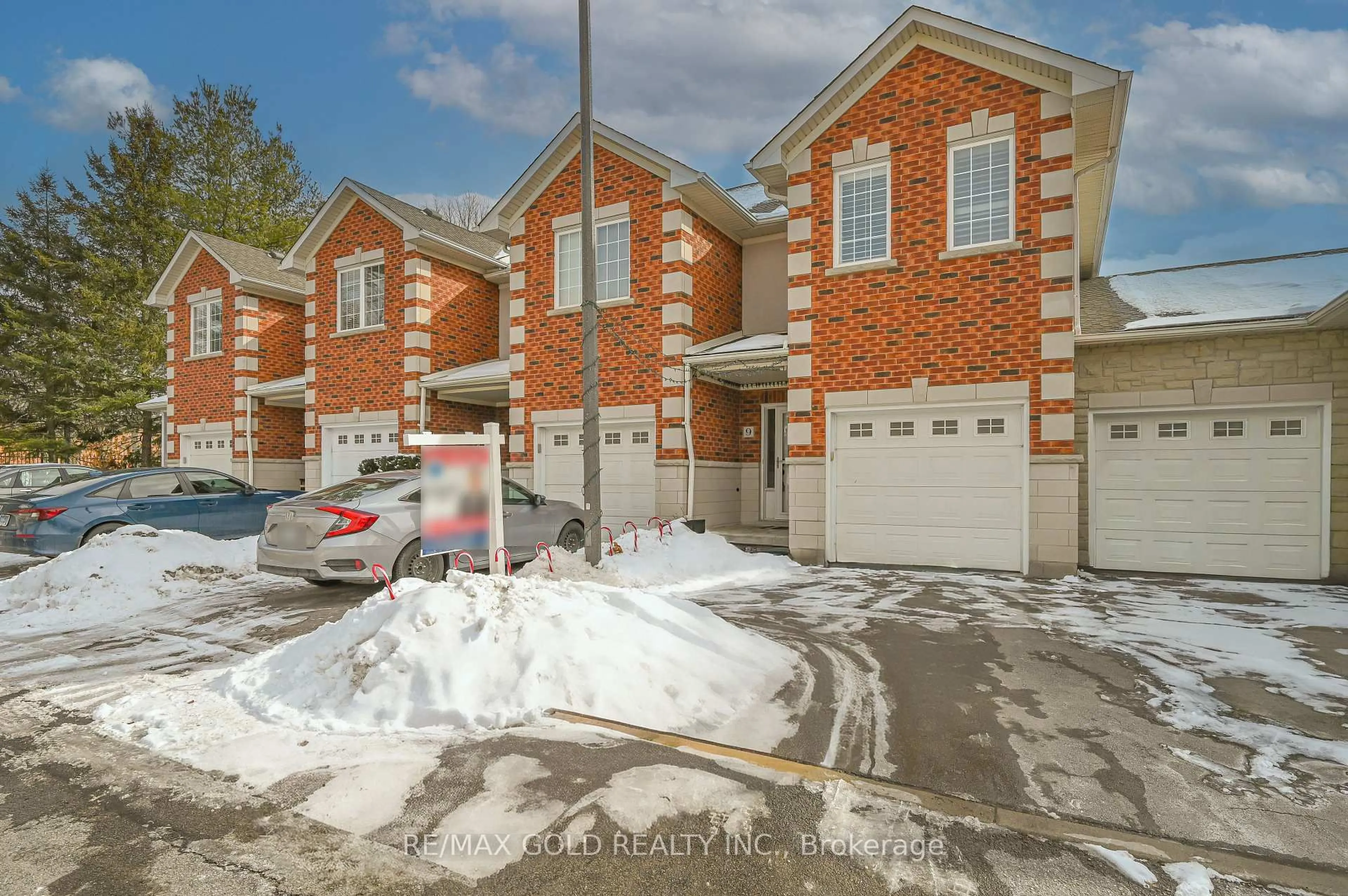 Unknown for 81 Valridge Dr #9, Hamilton Ontario L9G 5B7