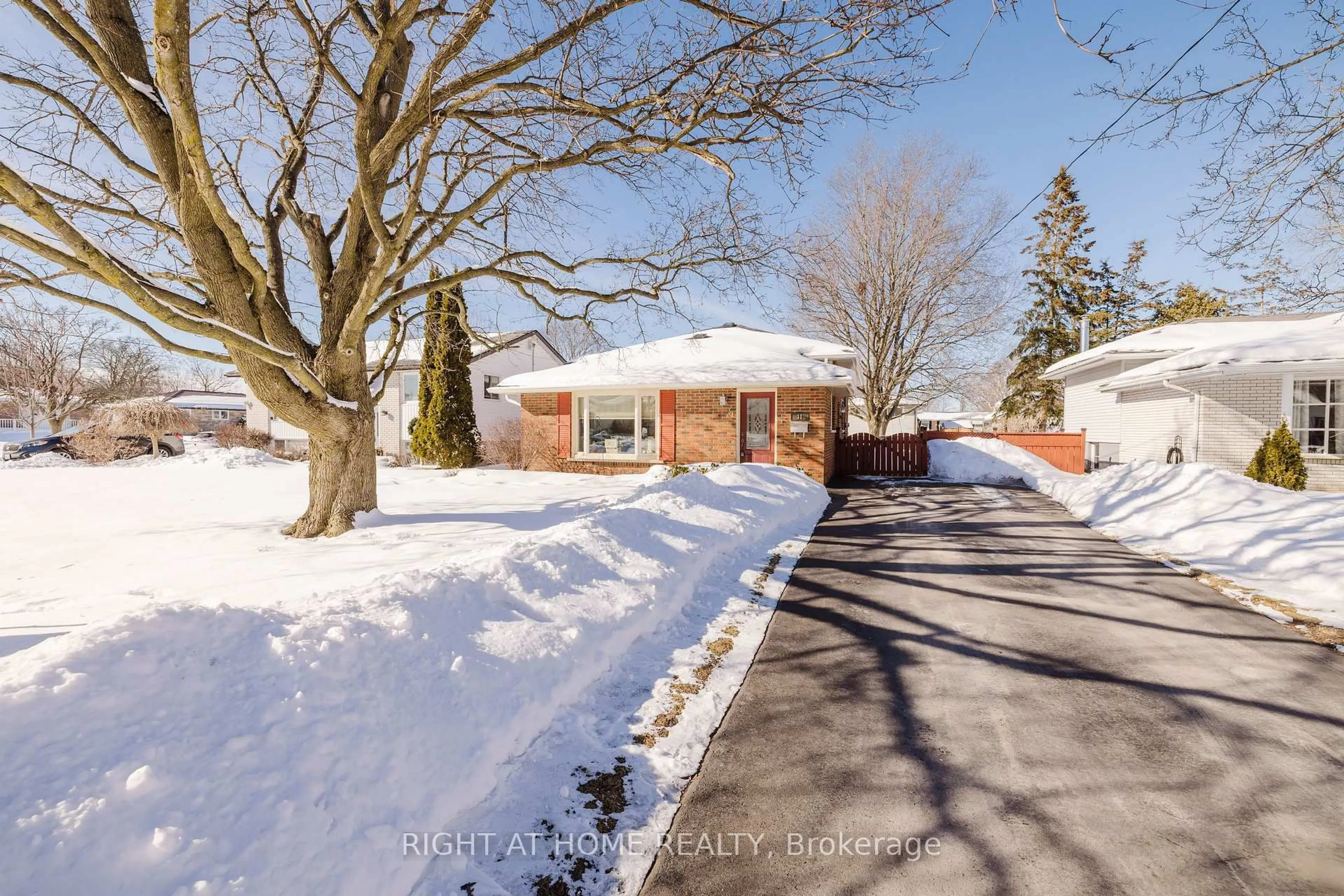 Home with brick exterior material, street for 31 Thorncliffe Dr, Belleville Ontario K8P 4L3