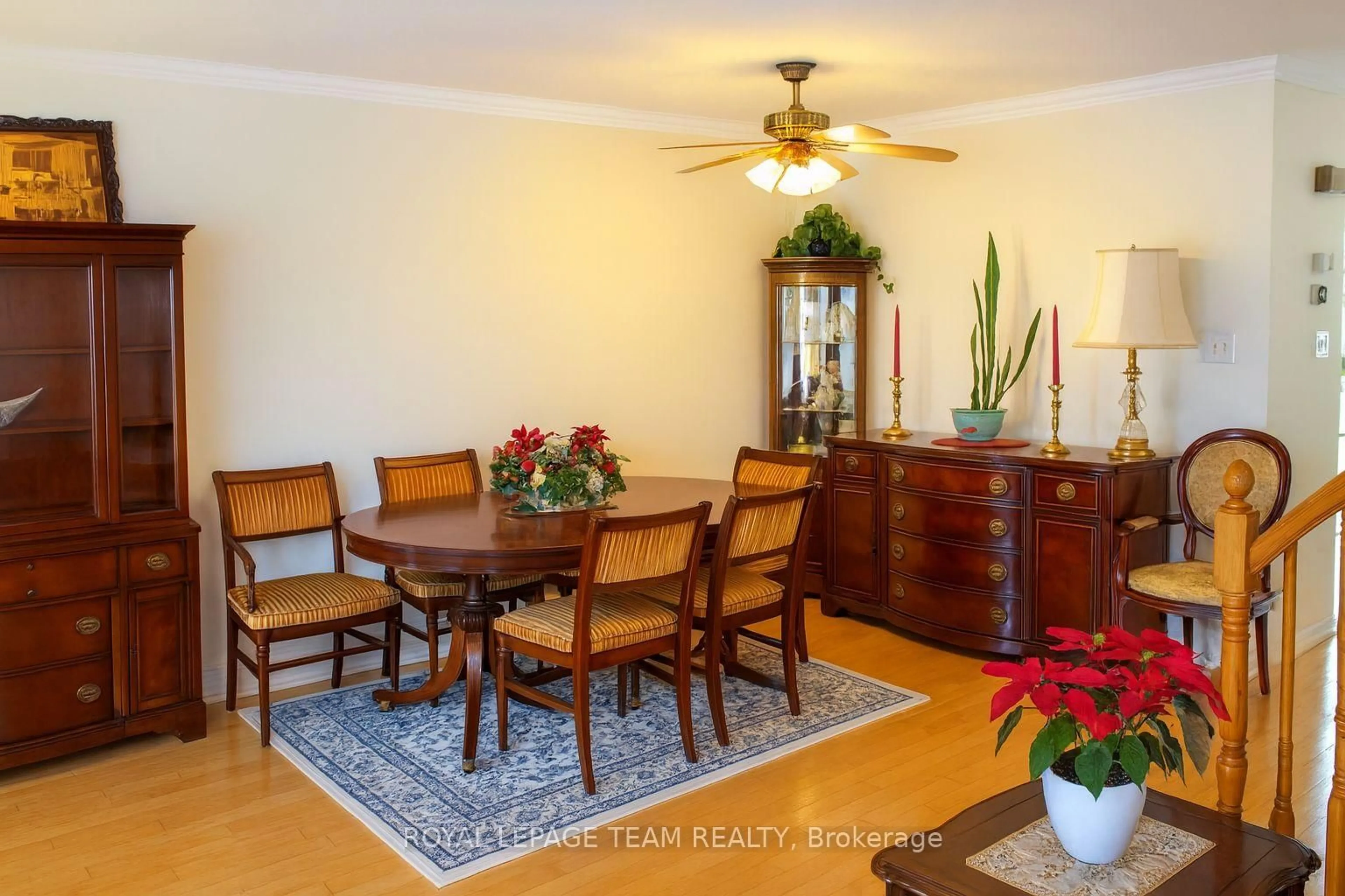 Dining room, wood/laminate floor for 20 Heartleaf Private, Ottawa Ontario K1T 3Z9