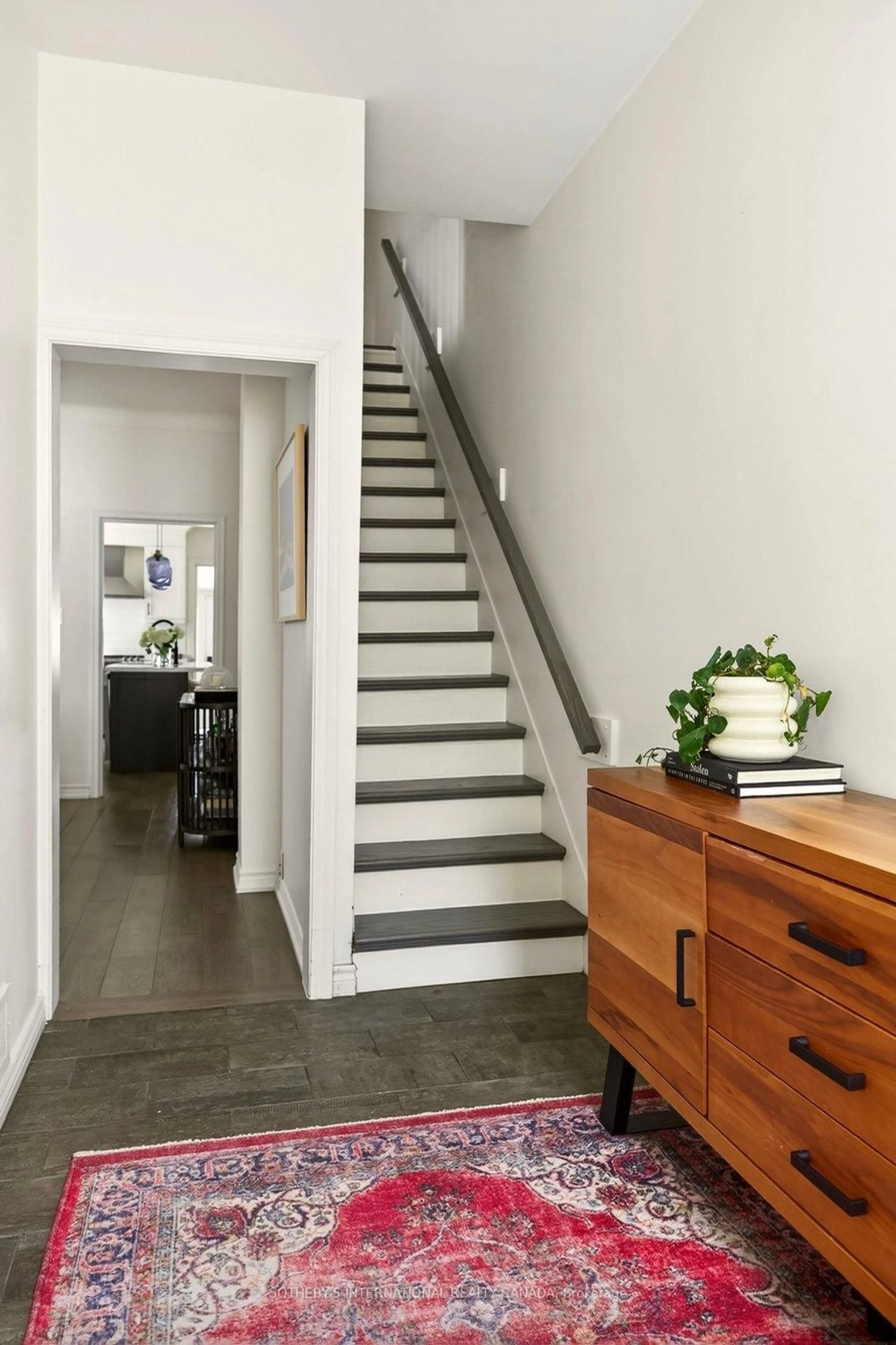 Indoor entryway for 24 Baillie St, Hamilton Ontario L8N 2K5