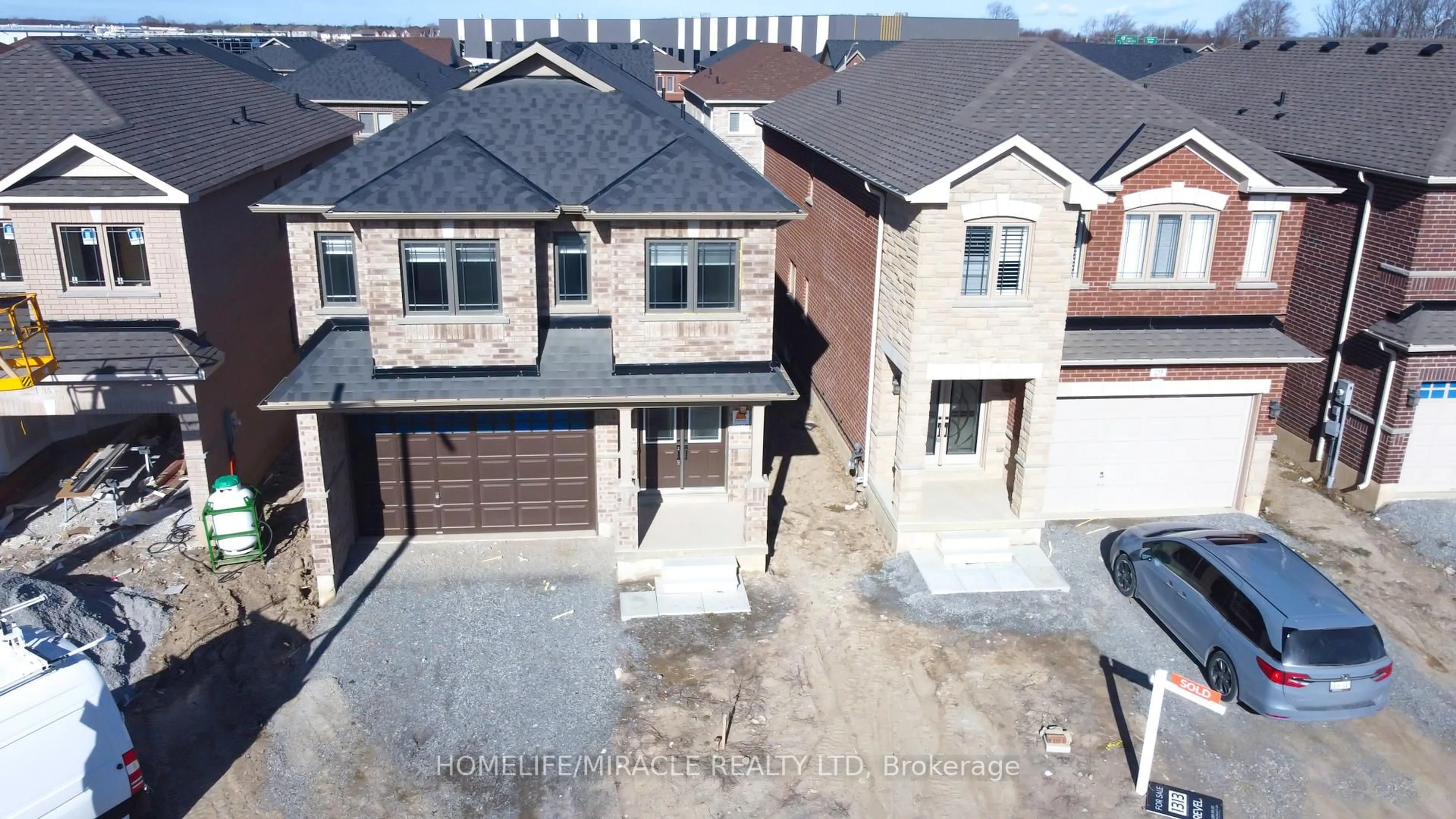 A pic from outside/outdoor area/front of a property/back of a property/a pic from drone, street for 31 Huntsworth Ave, Thorold Ontario L2V 0N3