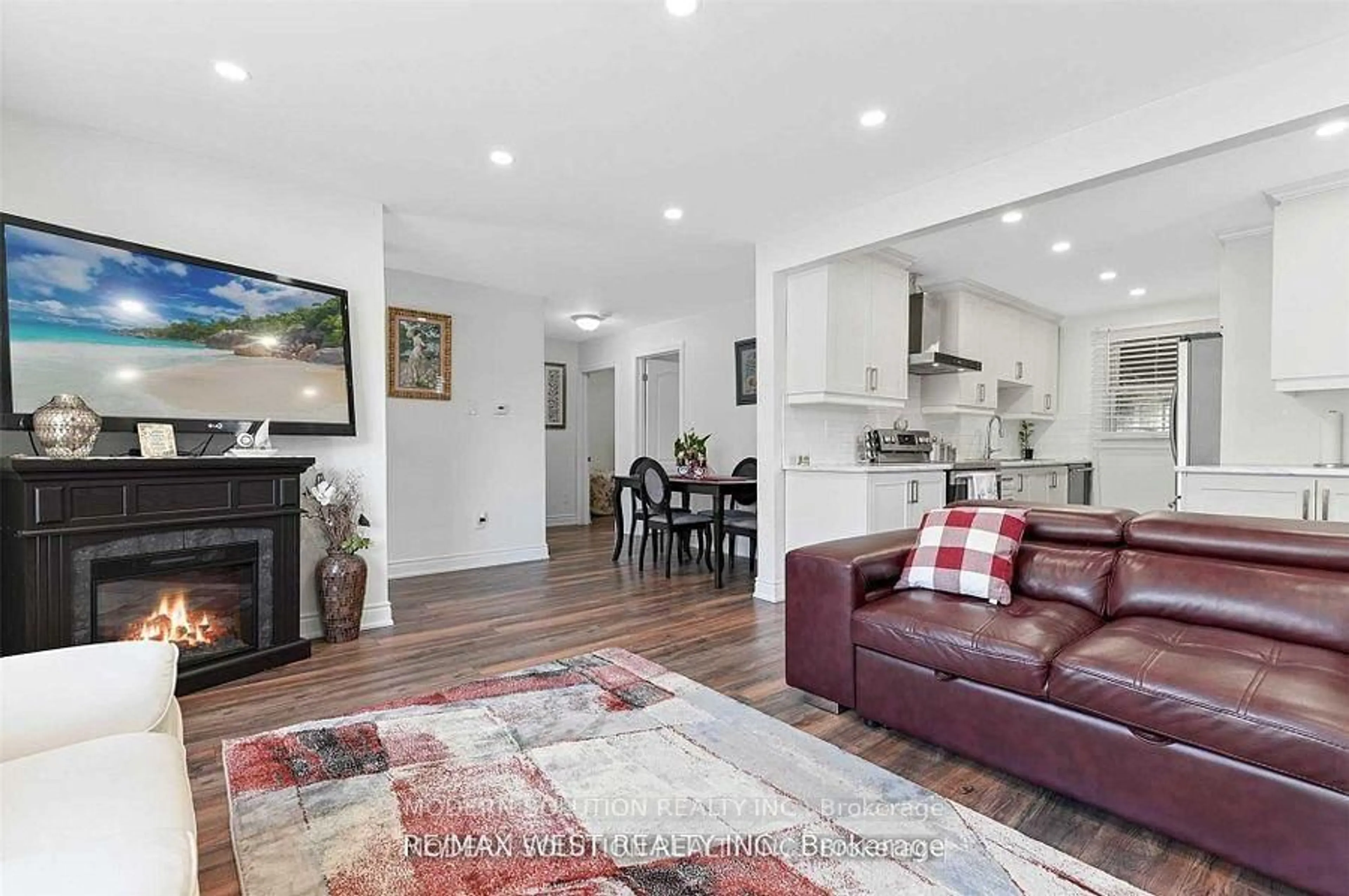 Living room with furniture, unknown for 6260 Ellsworth Pl, Niagara Falls Ontario L2G 4S7