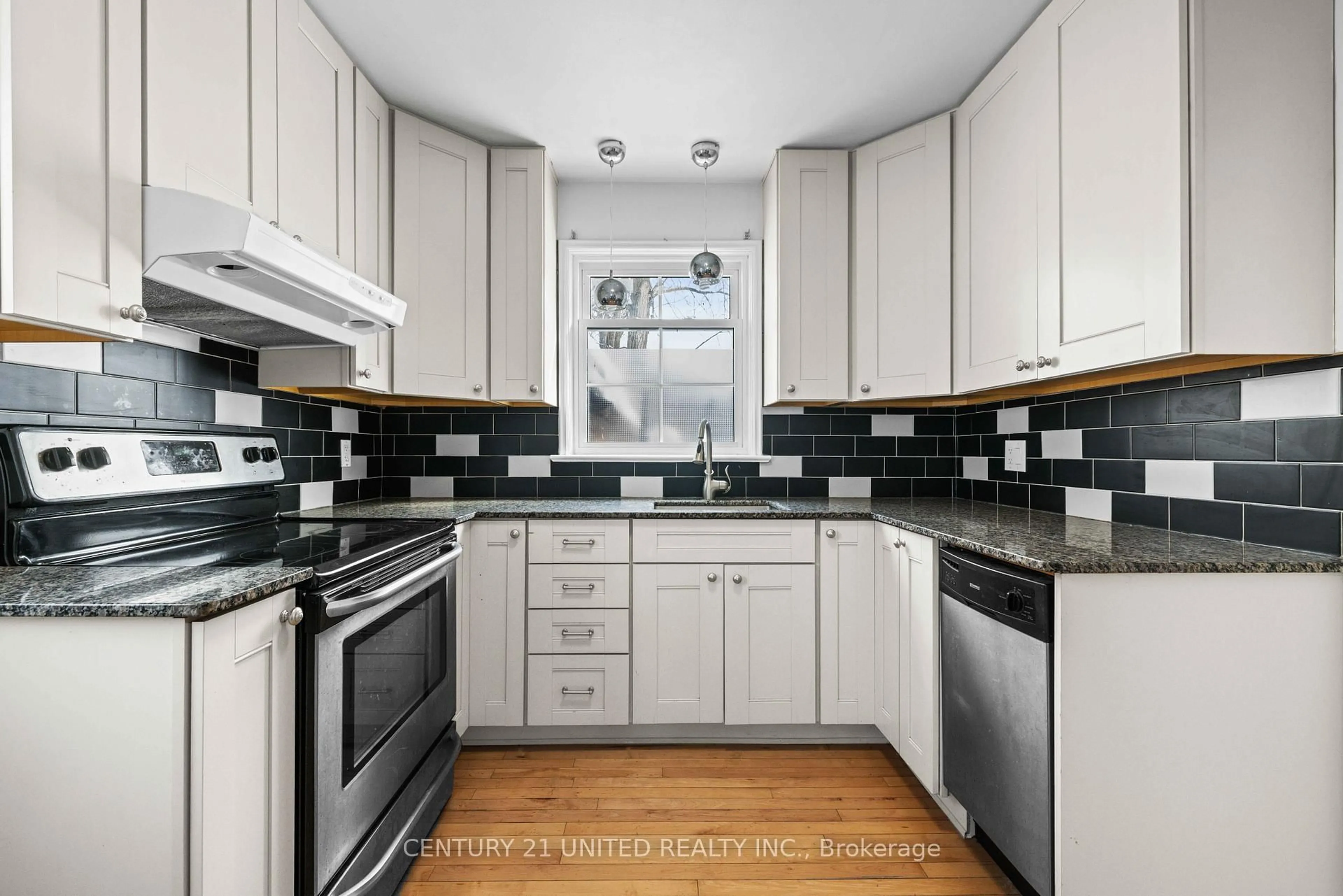 Standard kitchen, ceramic/tile floor for 598 Donegal St, Peterborough Ontario K9H 4M4