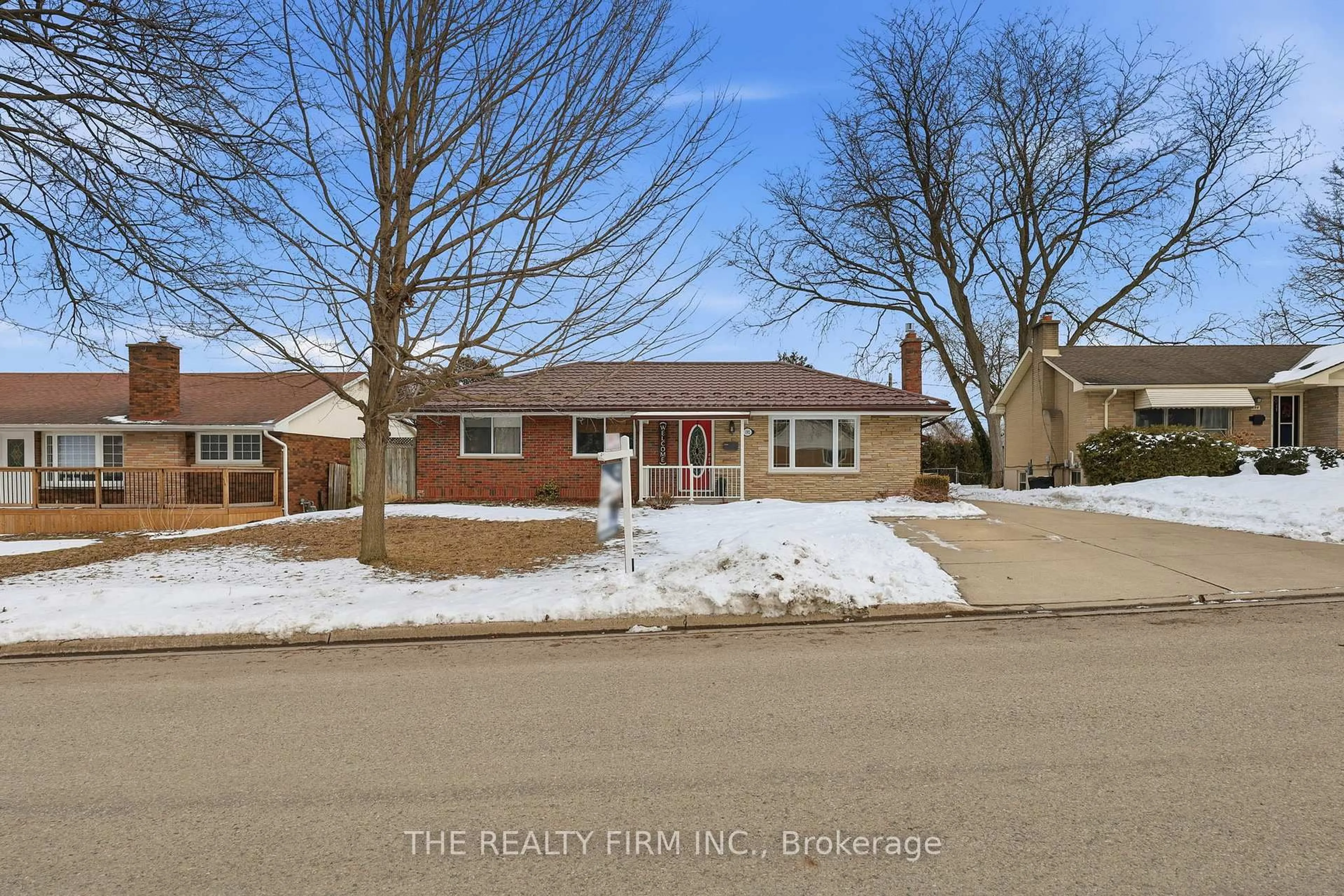 Unknown for 192 Buckingham St, London South Ontario N5Z 3V5