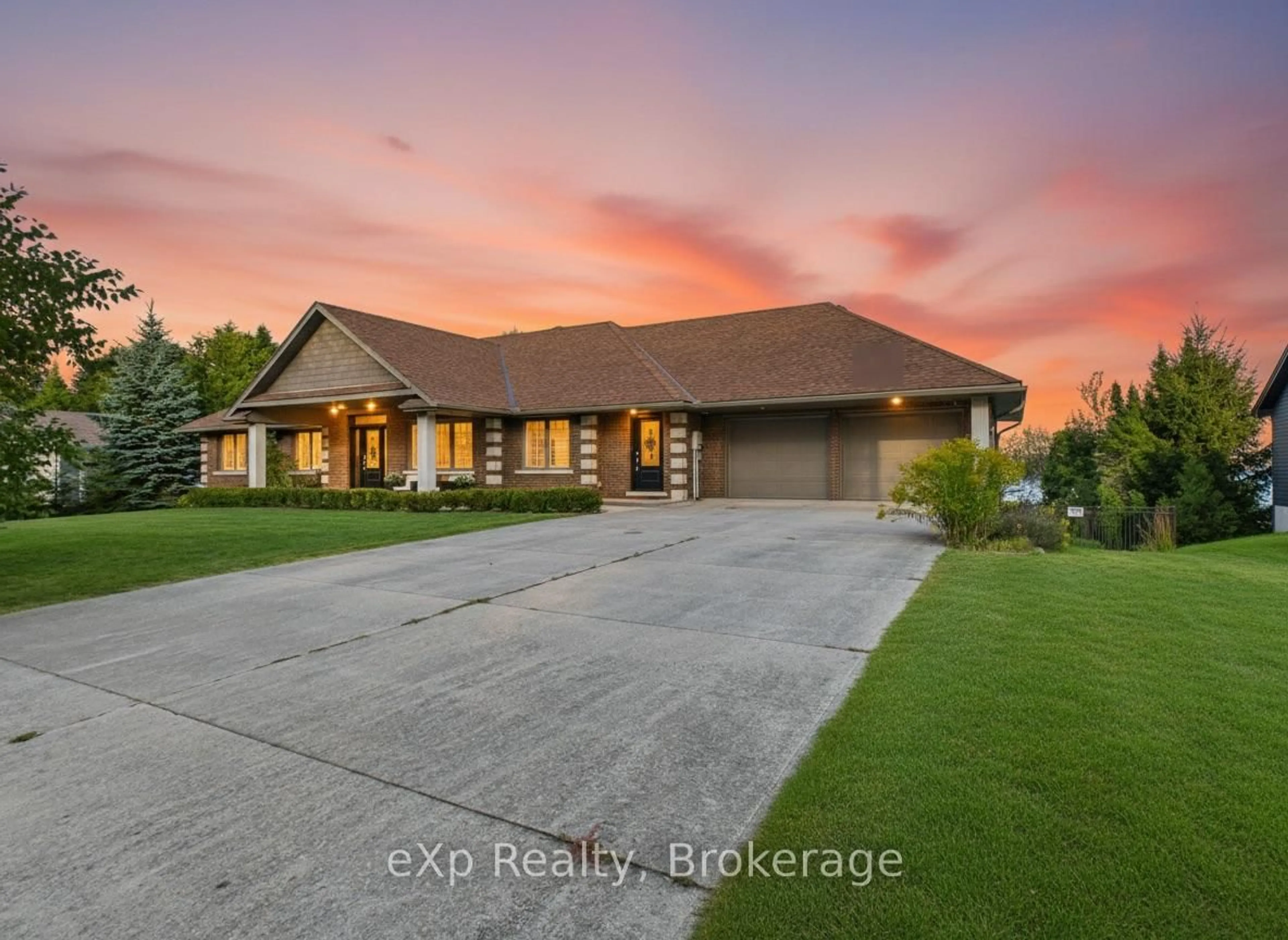 A pic from outside/outdoor area/front of a property/back of a property/a pic from drone, unknown for 197 Balmy Beach Rd, Georgian Bluffs Ontario N4K 5N4