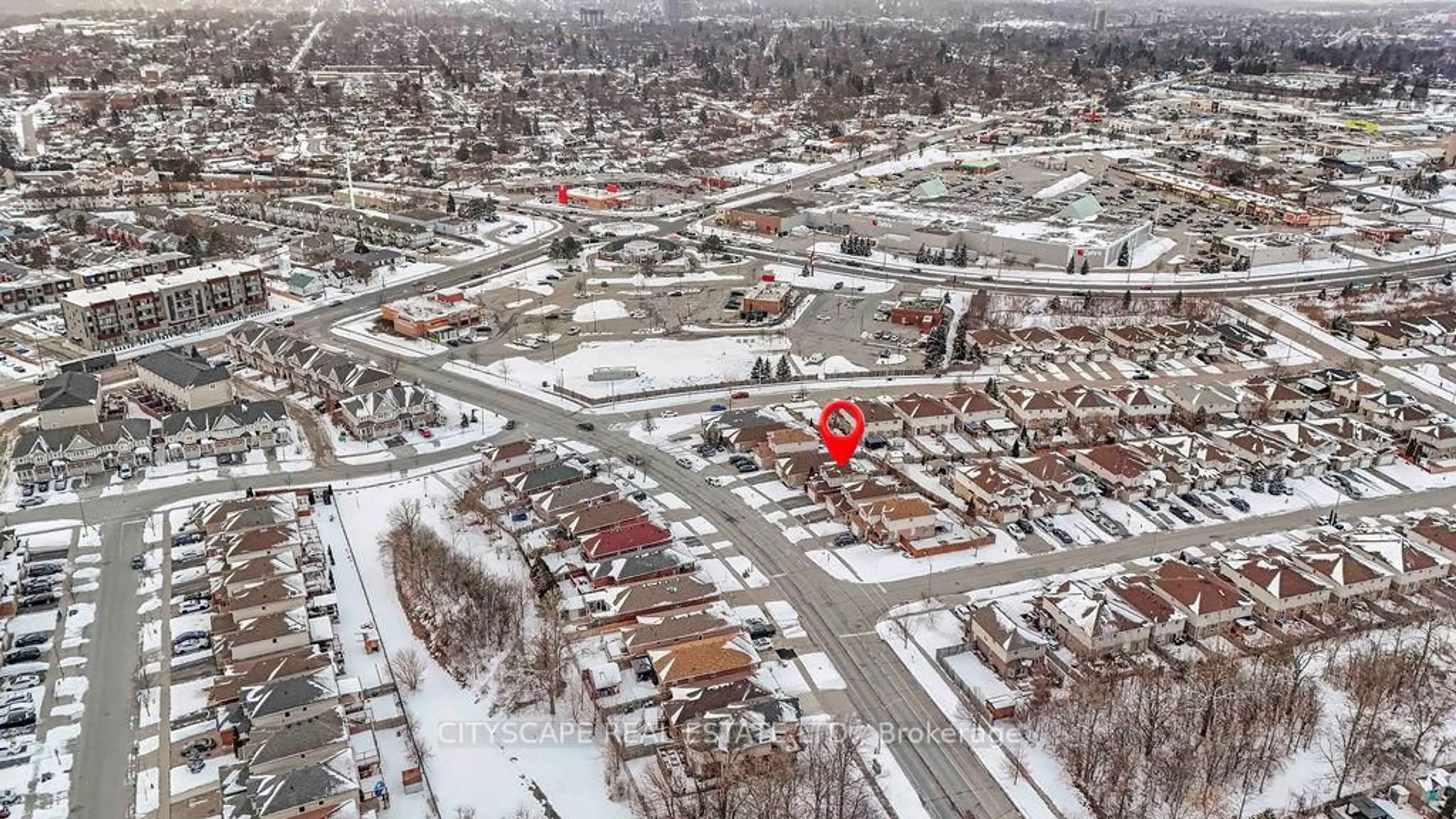 A pic from outside/outdoor area/front of a property/back of a property/a pic from drone, street for 67 Maple Bush Dr, Cambridge Ontario N1T 2C6