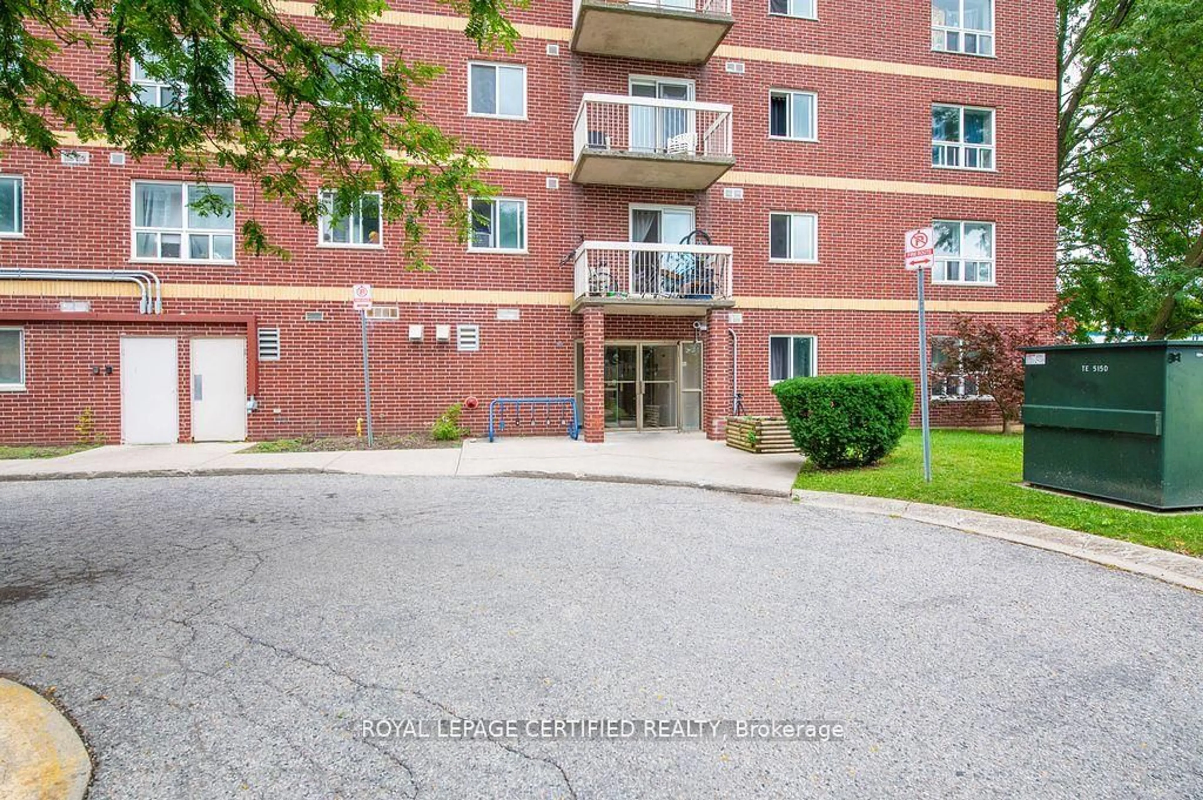 Unknown for 626 FIRST St #301, London East Ontario N5V 2A2