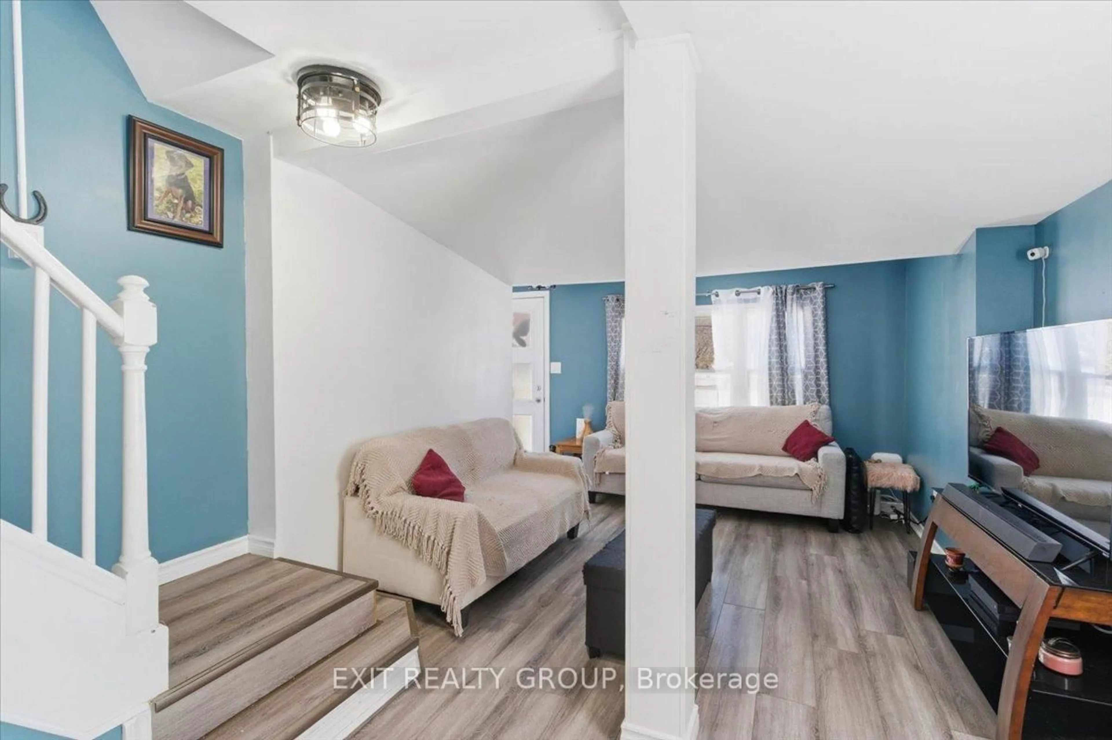 Living room with furniture, unknown for 22166 Loyalist Pkwy, Quinte West Ontario K0K 1L0