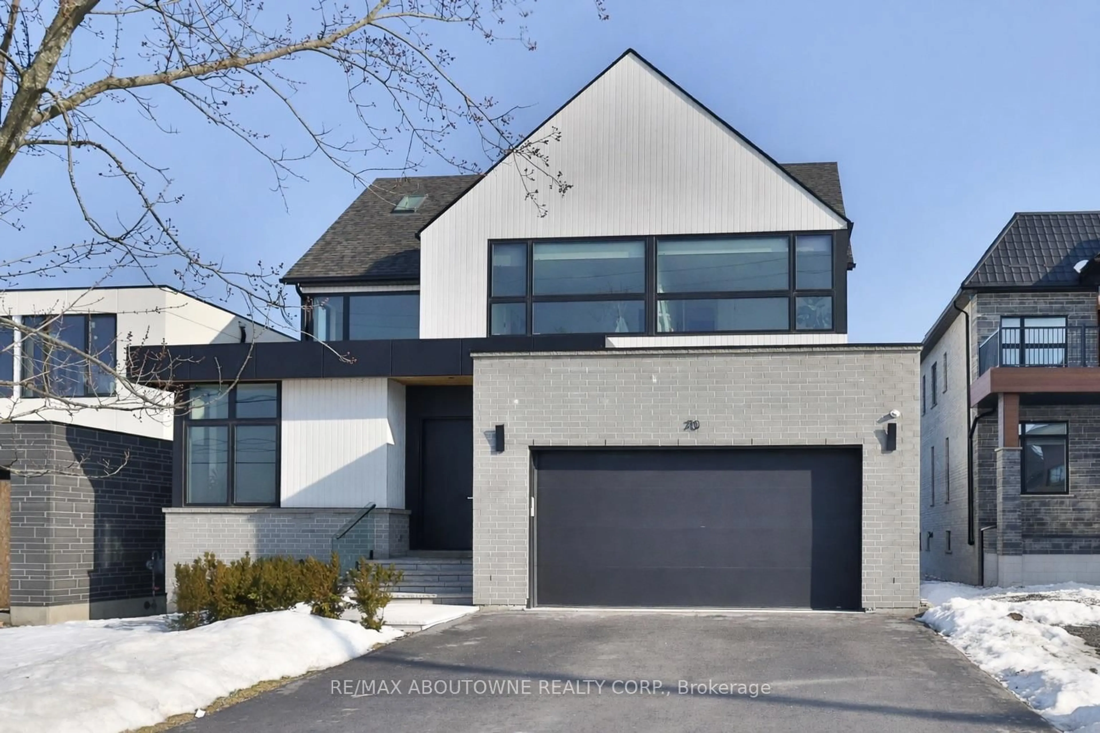 Home with brick exterior material, street for 70 Upper Mount Albion Rd, Hamilton Ontario L8J 2S1