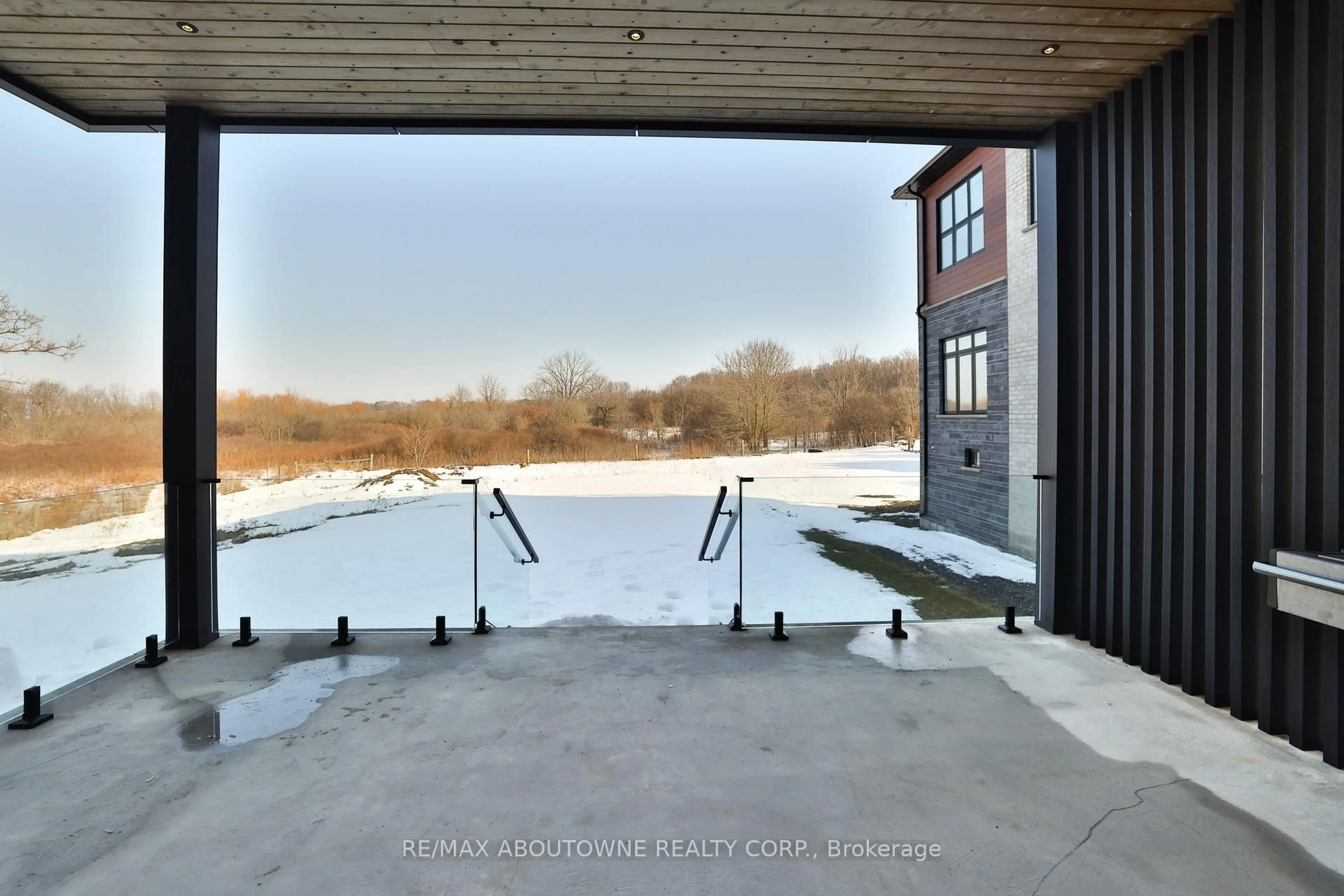 Patio, water/lake/river/ocean view for 70 Upper Mount Albion Rd, Hamilton Ontario L8J 2S1