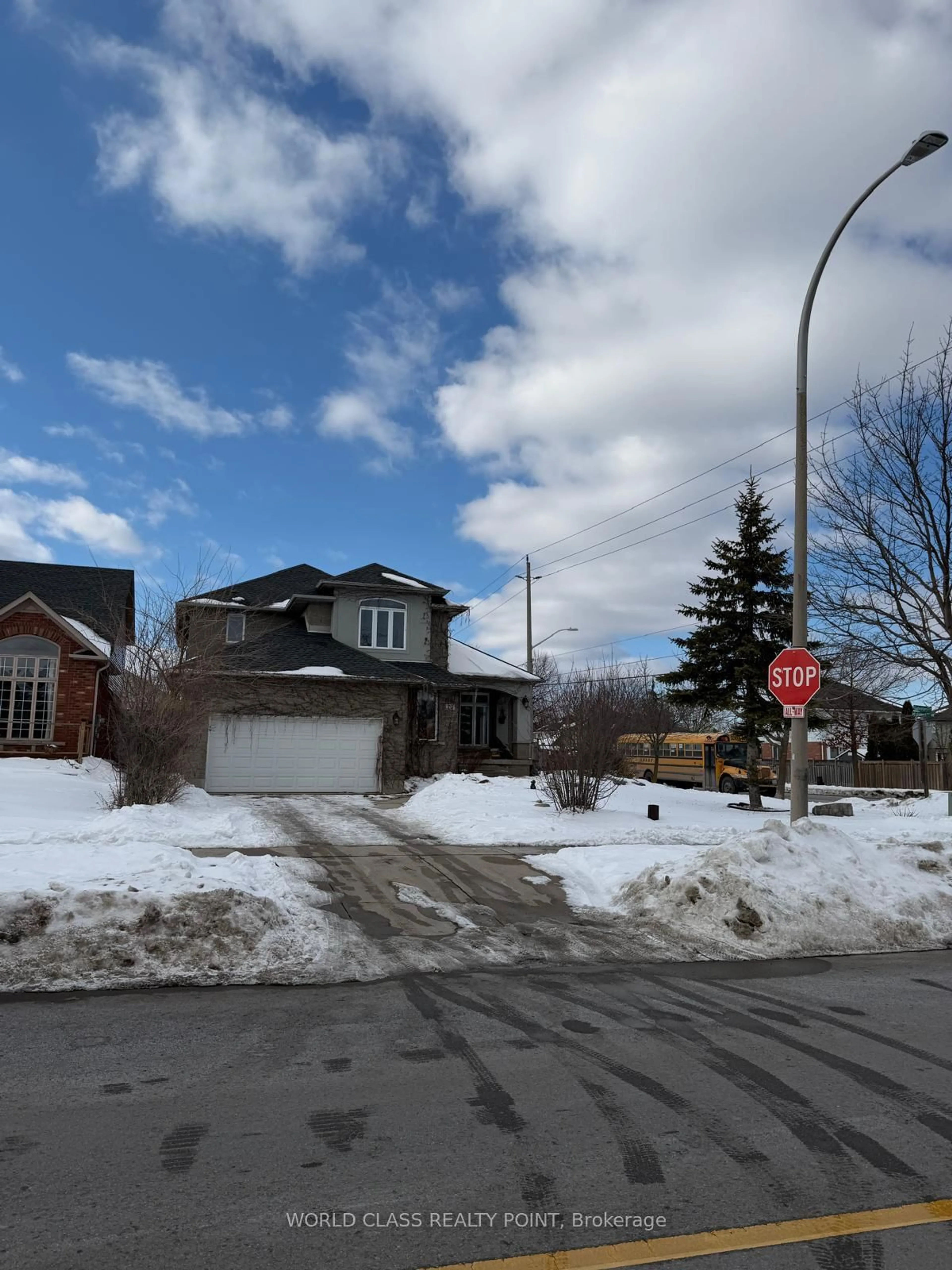 Unknown for 79 Gatestone Dr, Hamilton Ontario L8J 3T7