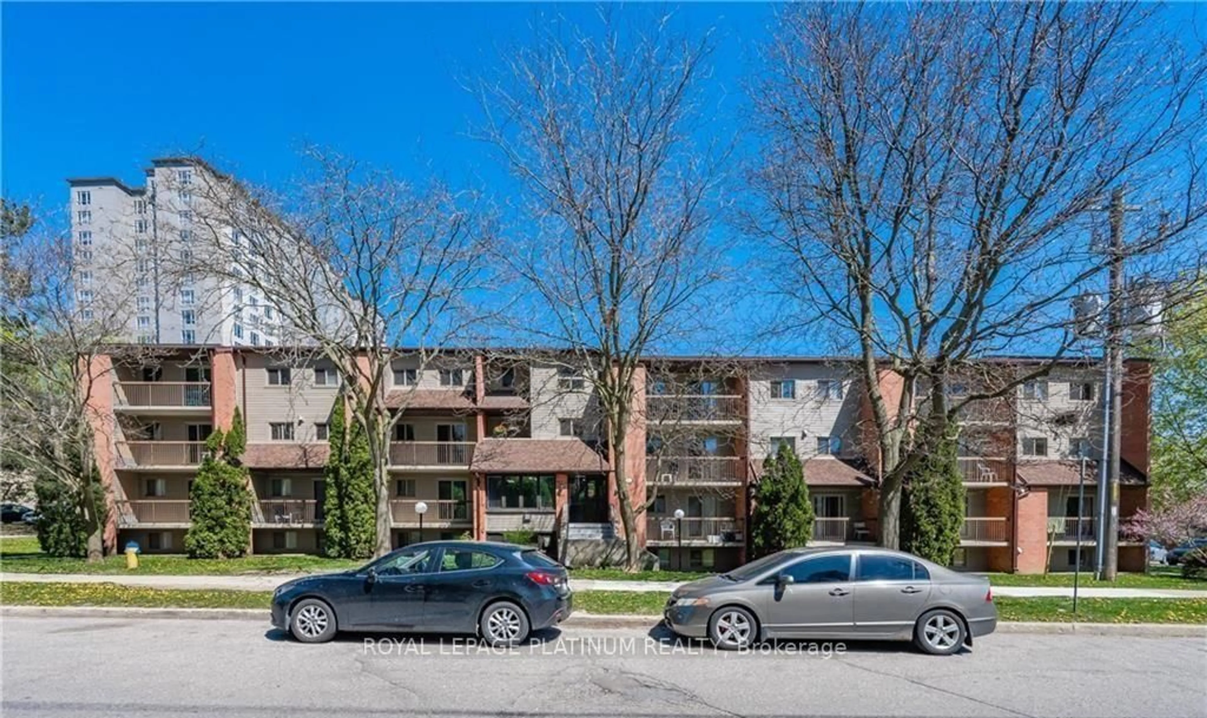 Patio, street for 30 Hickory St #112, Waterloo Ontario N2J 4L4