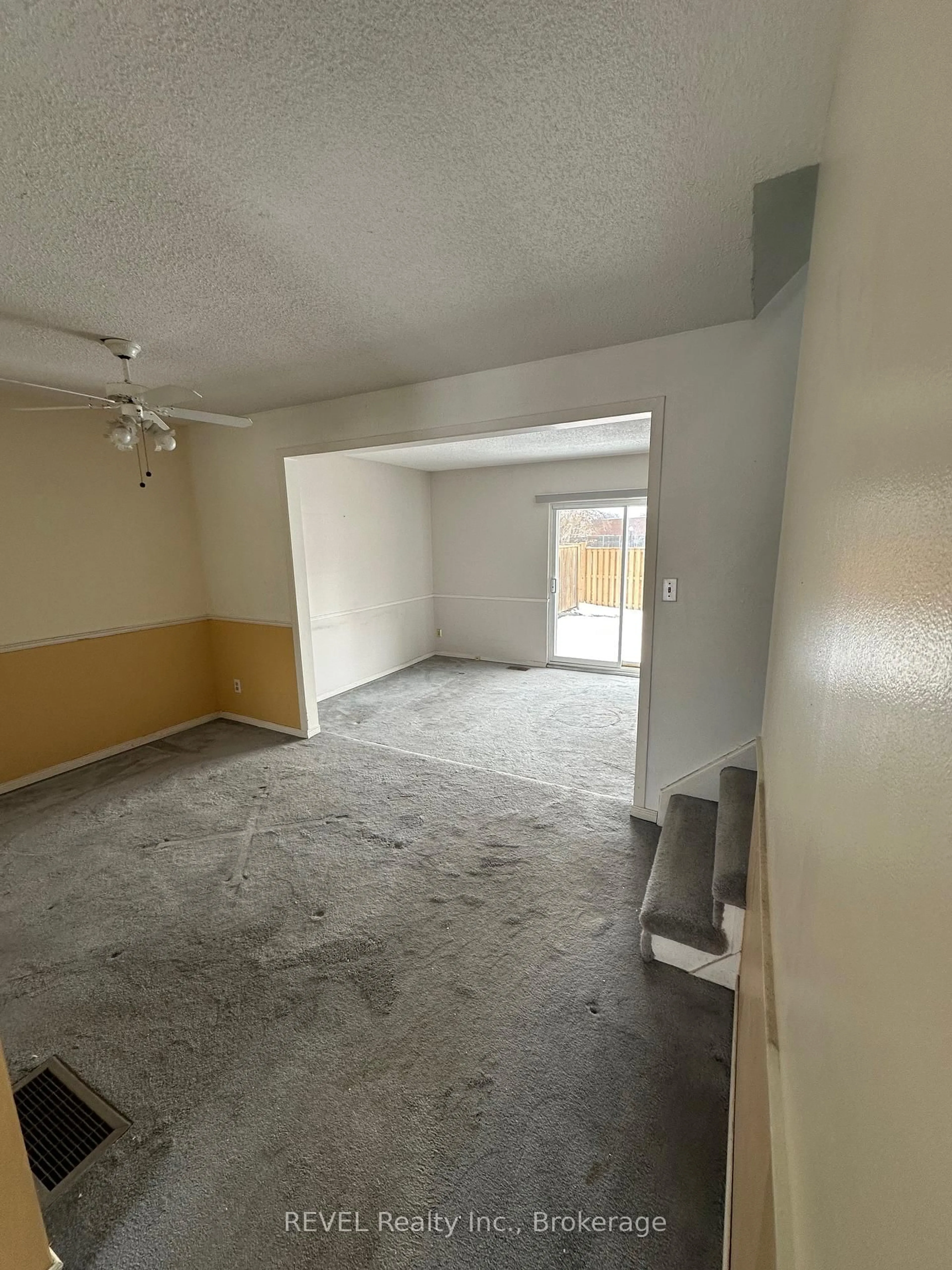 A pic of a room for 151 Linwell Rd #62, St. Catharines Ontario L2N 6P3